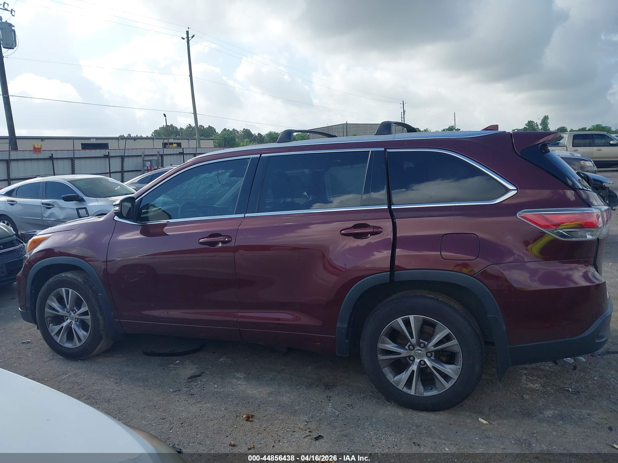 2015 Toyota Highlander Xle V6 Maroon vin: 5TDKKRFH4FS059174