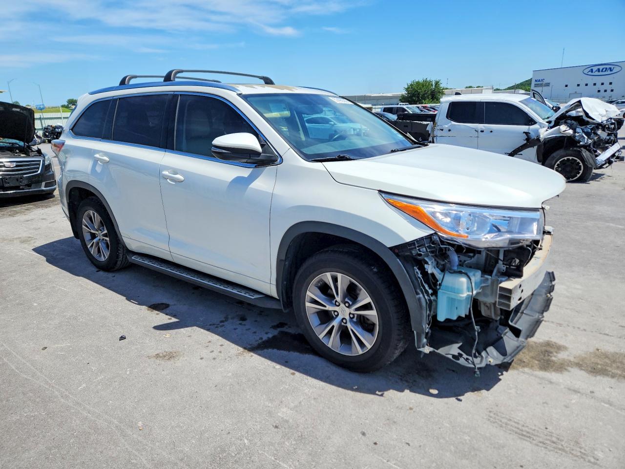 2015 Toyota Highlander Xle White vin: 5TDKKRFH4FS064486