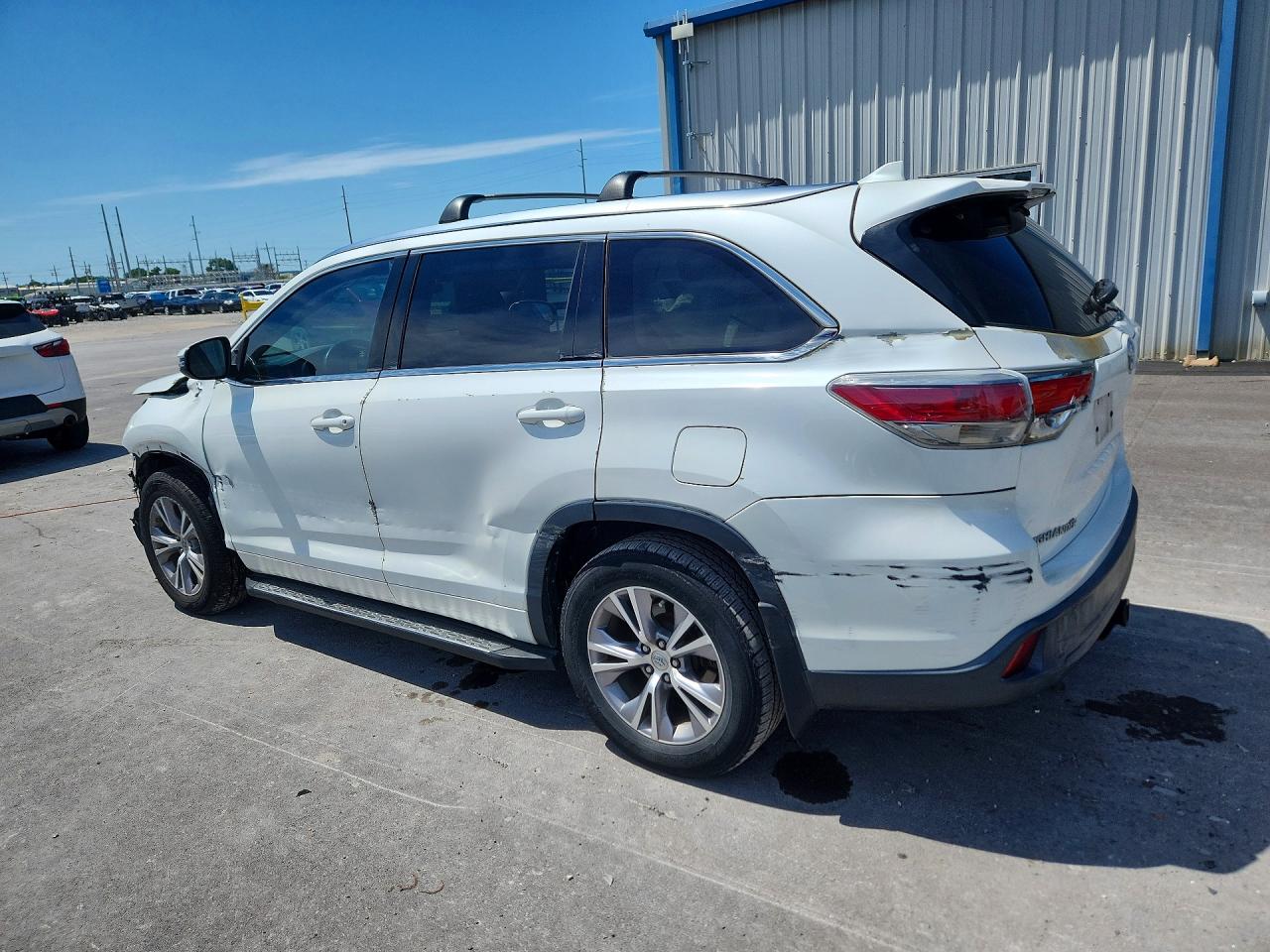 2015 Toyota Highlander Xle White vin: 5TDKKRFH4FS064486