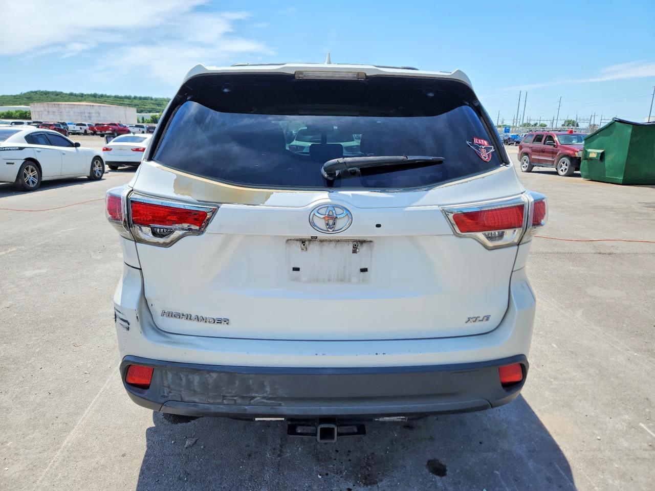 2015 Toyota Highlander Xle White vin: 5TDKKRFH4FS064486