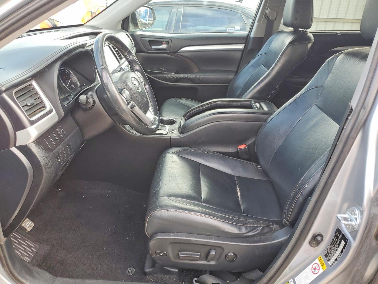 2015 Toyota Highlander Xle Silver vin: 5TDKKRFH4FS096242