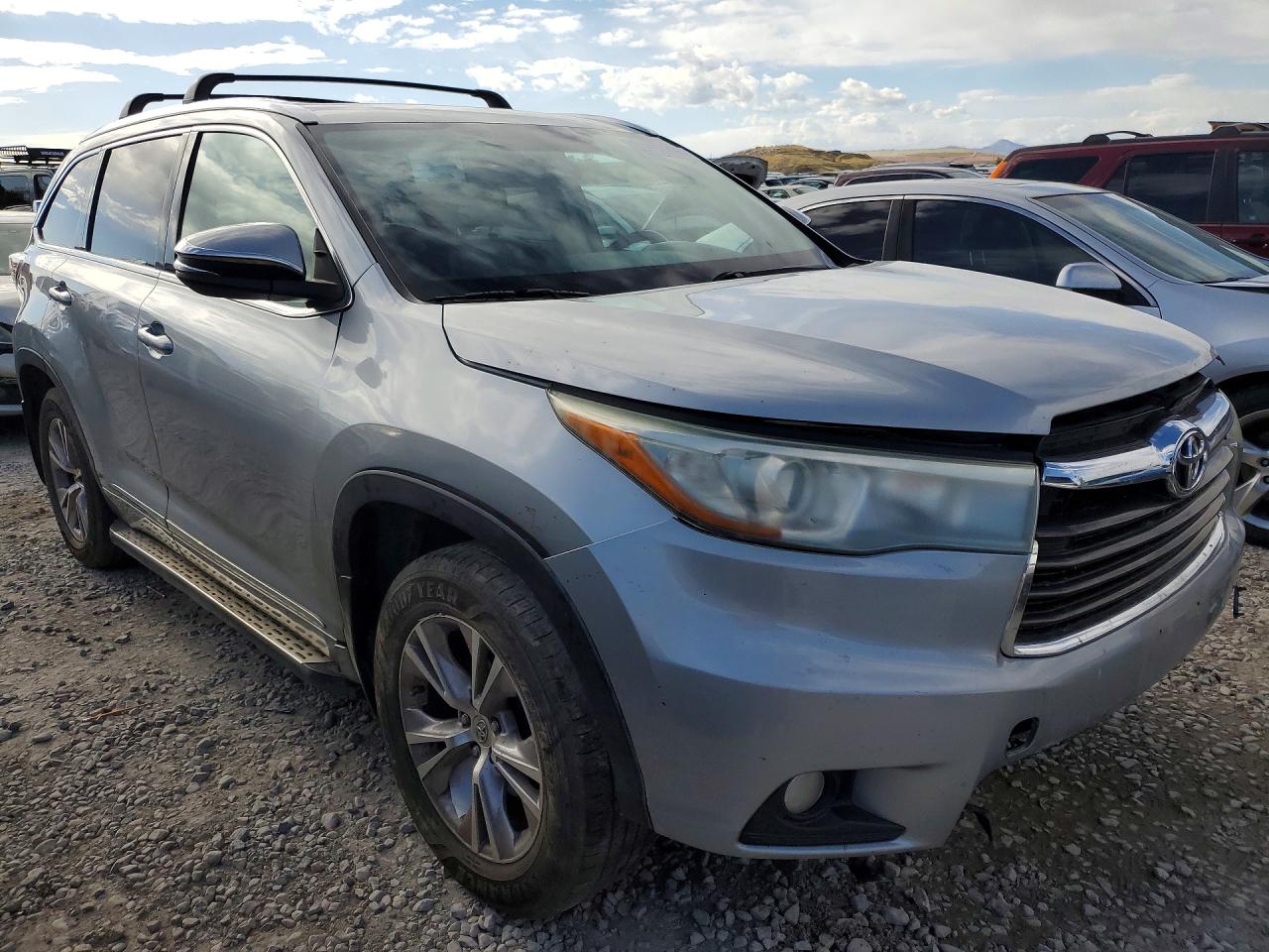 2015 Toyota Highlander Xle Silver vin: 5TDKKRFH4FS096242