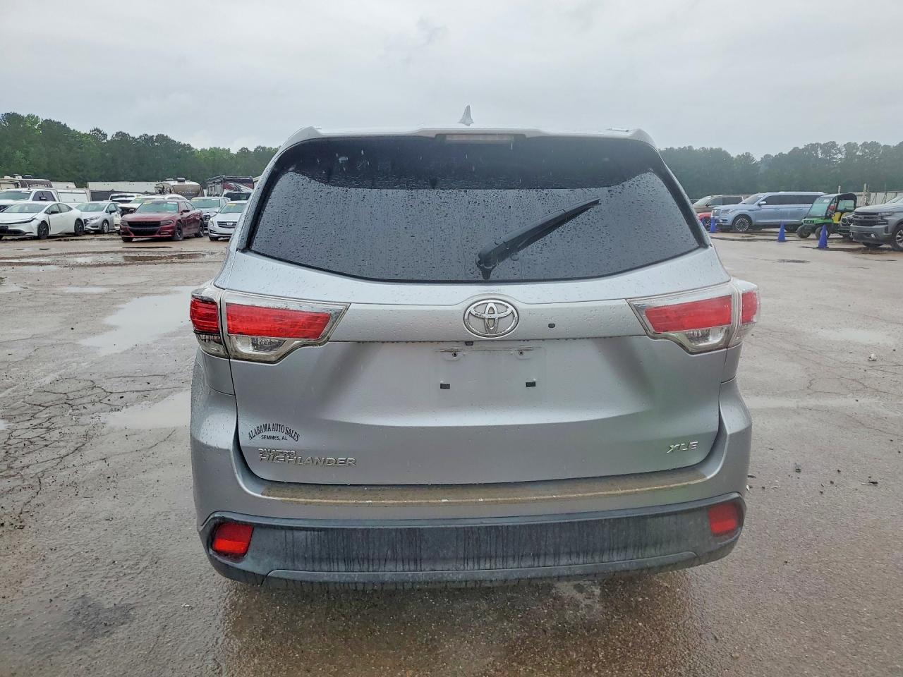2014 Toyota Highlander Xle Серебряный vin: 5TDKKRFH5ES015148
