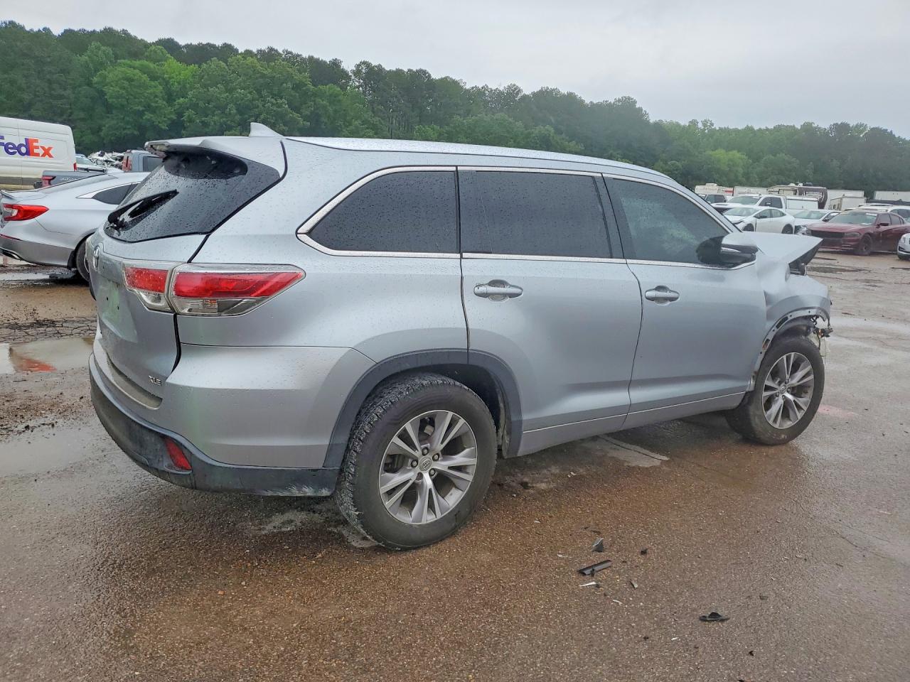 2014 Toyota Highlander Xle Серебряный vin: 5TDKKRFH5ES015148