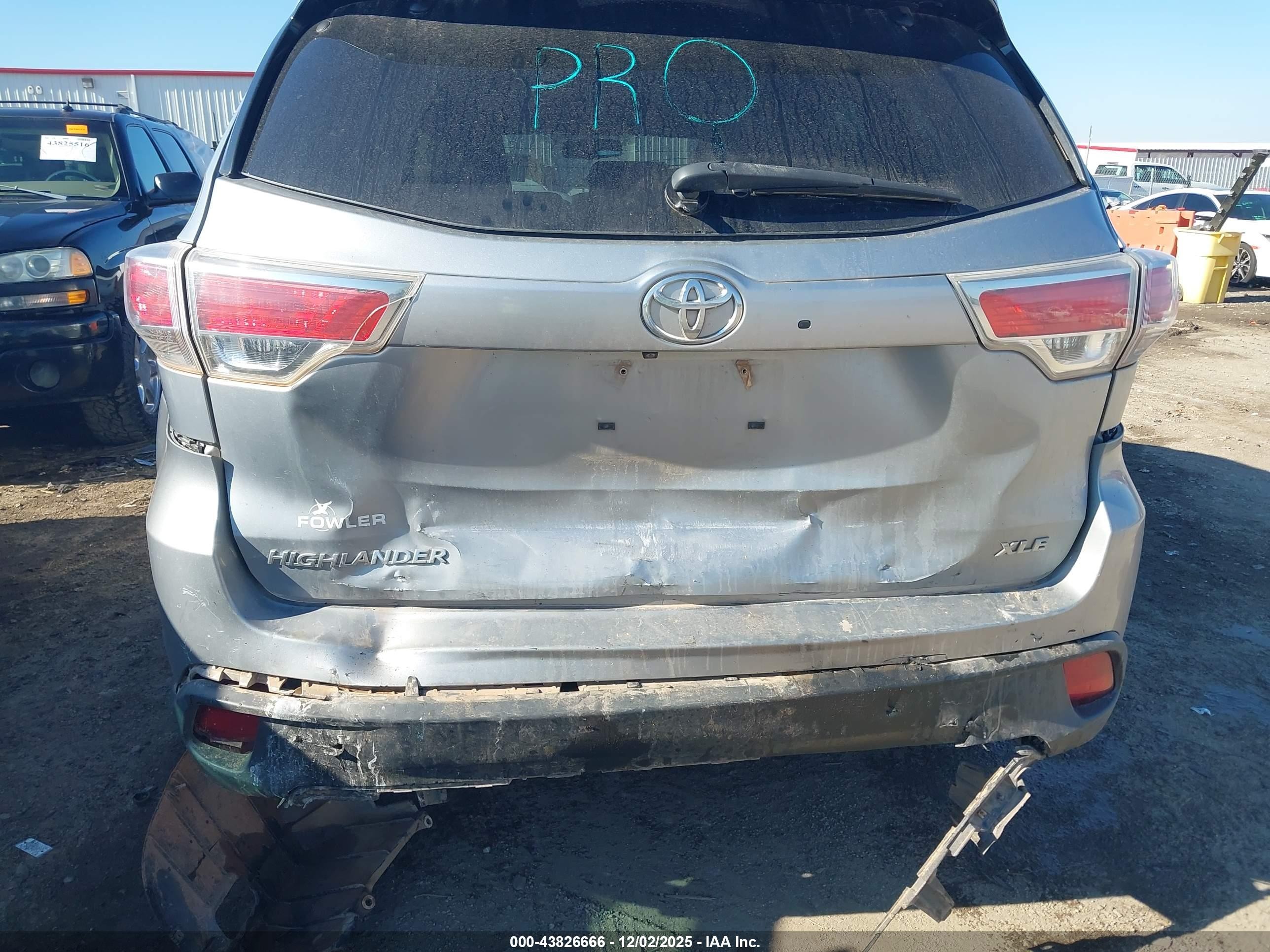 2015 Toyota Highlander Xle V6 Silver vin: 5TDKKRFH5FS042349