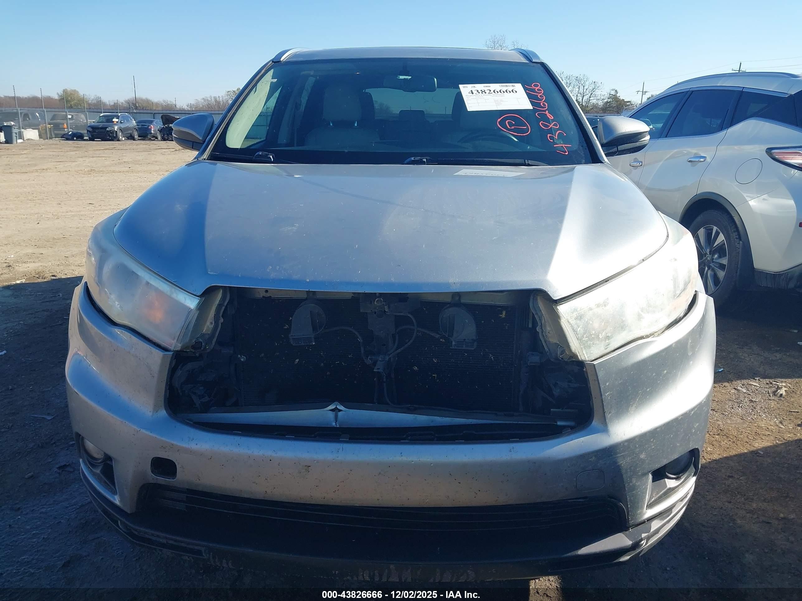 2015 Toyota Highlander Xle V6 Silver vin: 5TDKKRFH5FS042349