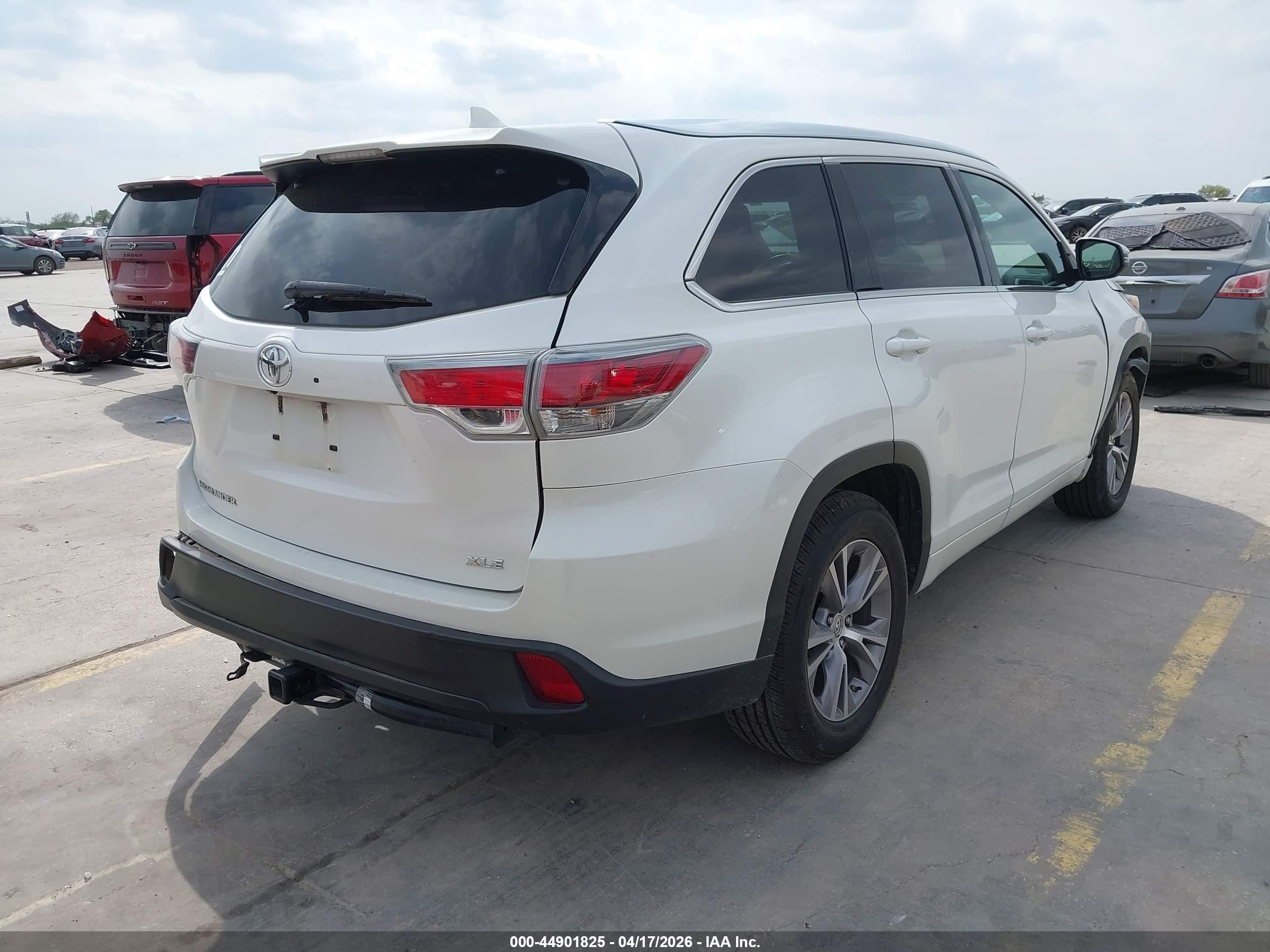 2015 Toyota Highlander Xle V6 Белый vin: 5TDKKRFH5FS050855