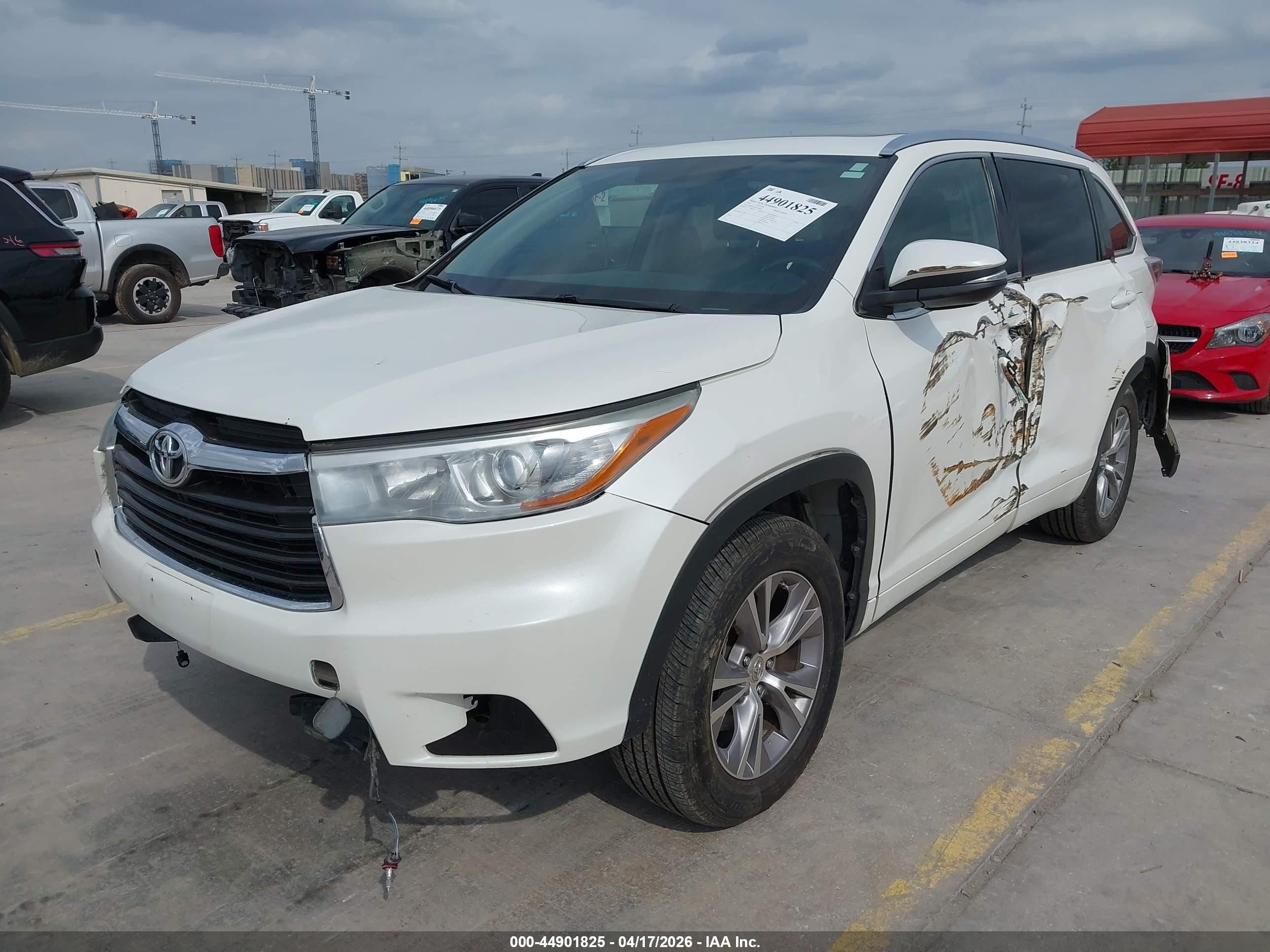 2015 Toyota Highlander Xle V6 Белый vin: 5TDKKRFH5FS050855