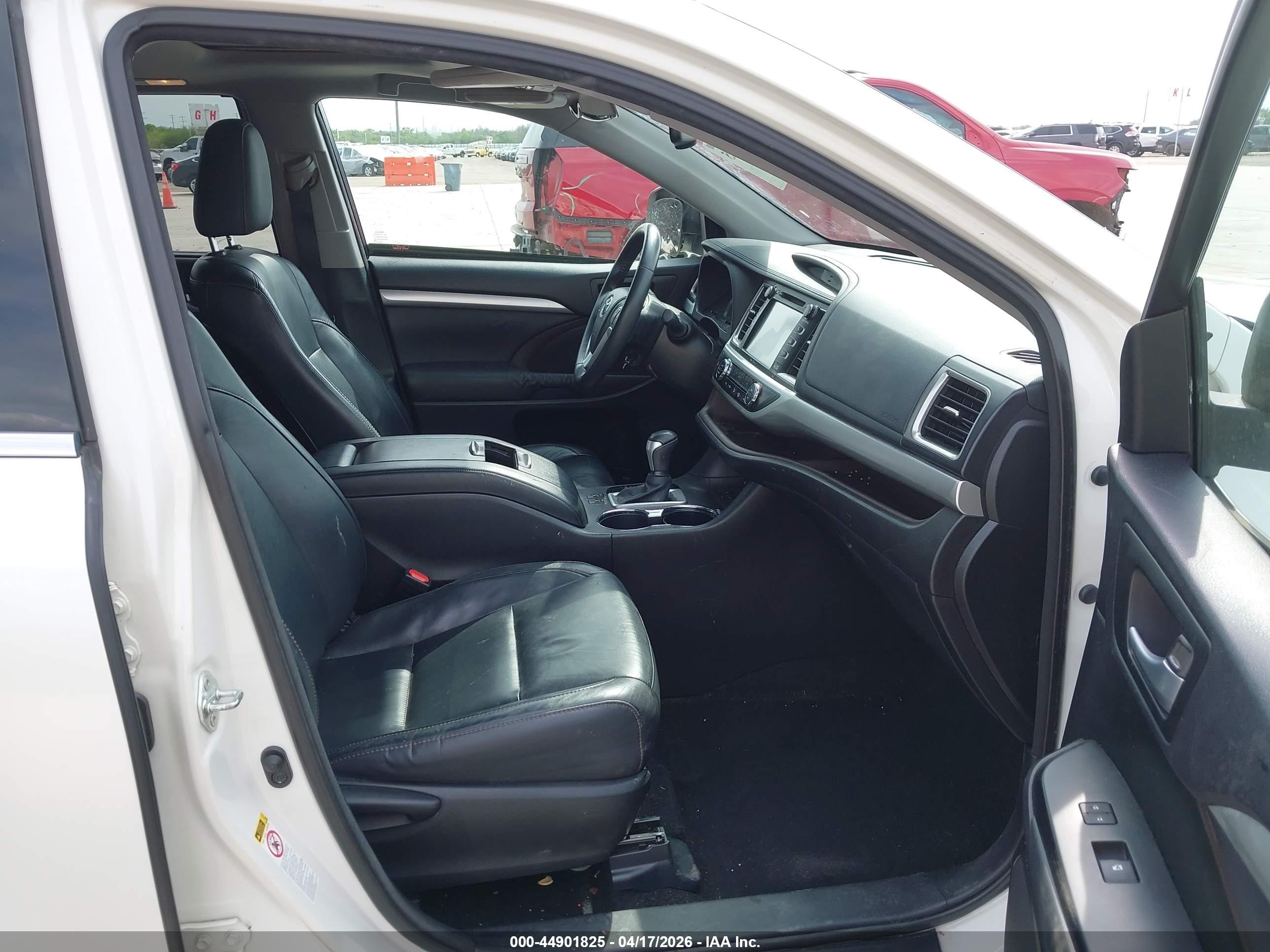 2015 Toyota Highlander Xle V6 Белый vin: 5TDKKRFH5FS050855