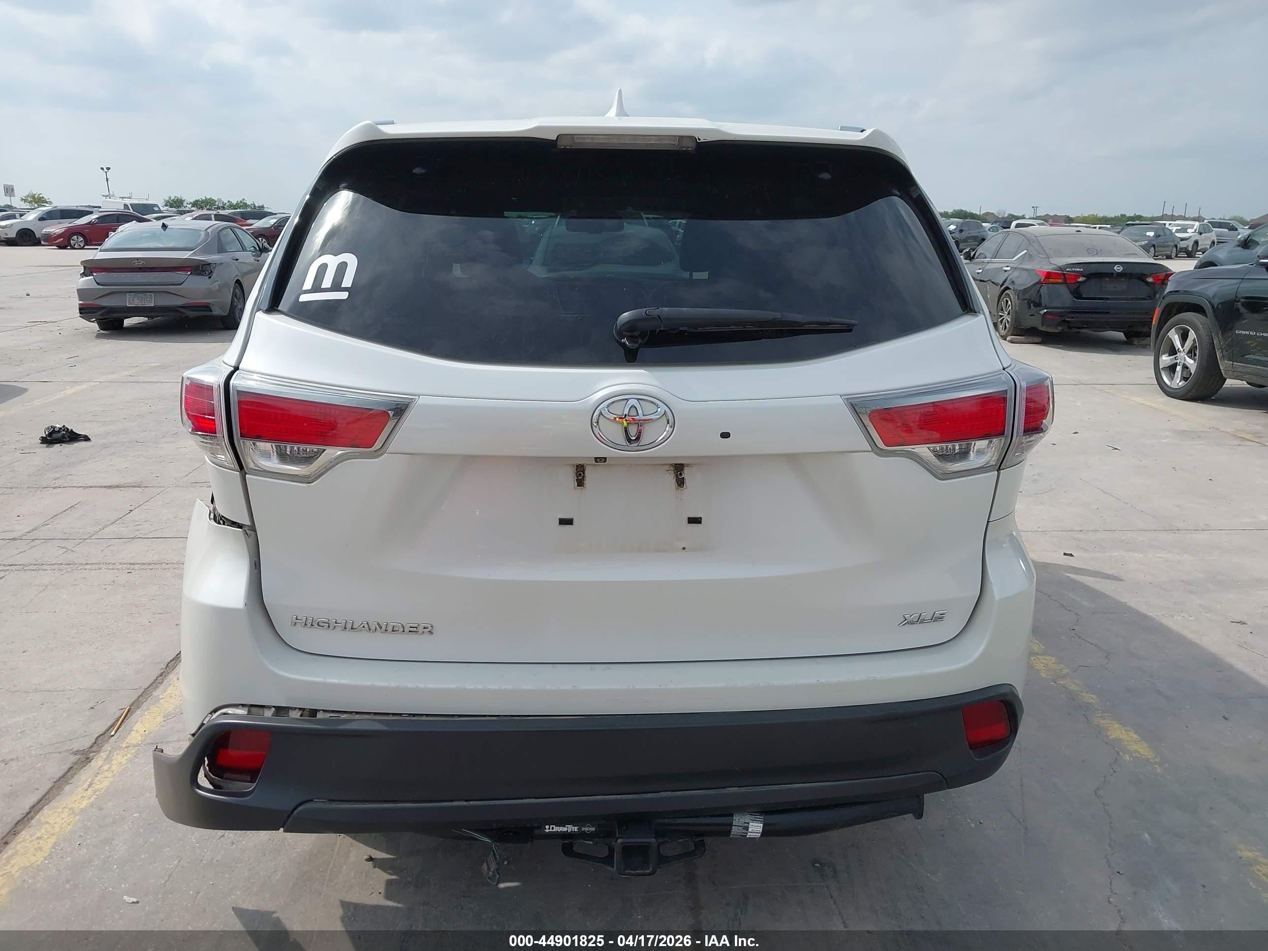 2015 Toyota Highlander Xle V6 Белый vin: 5TDKKRFH5FS050855