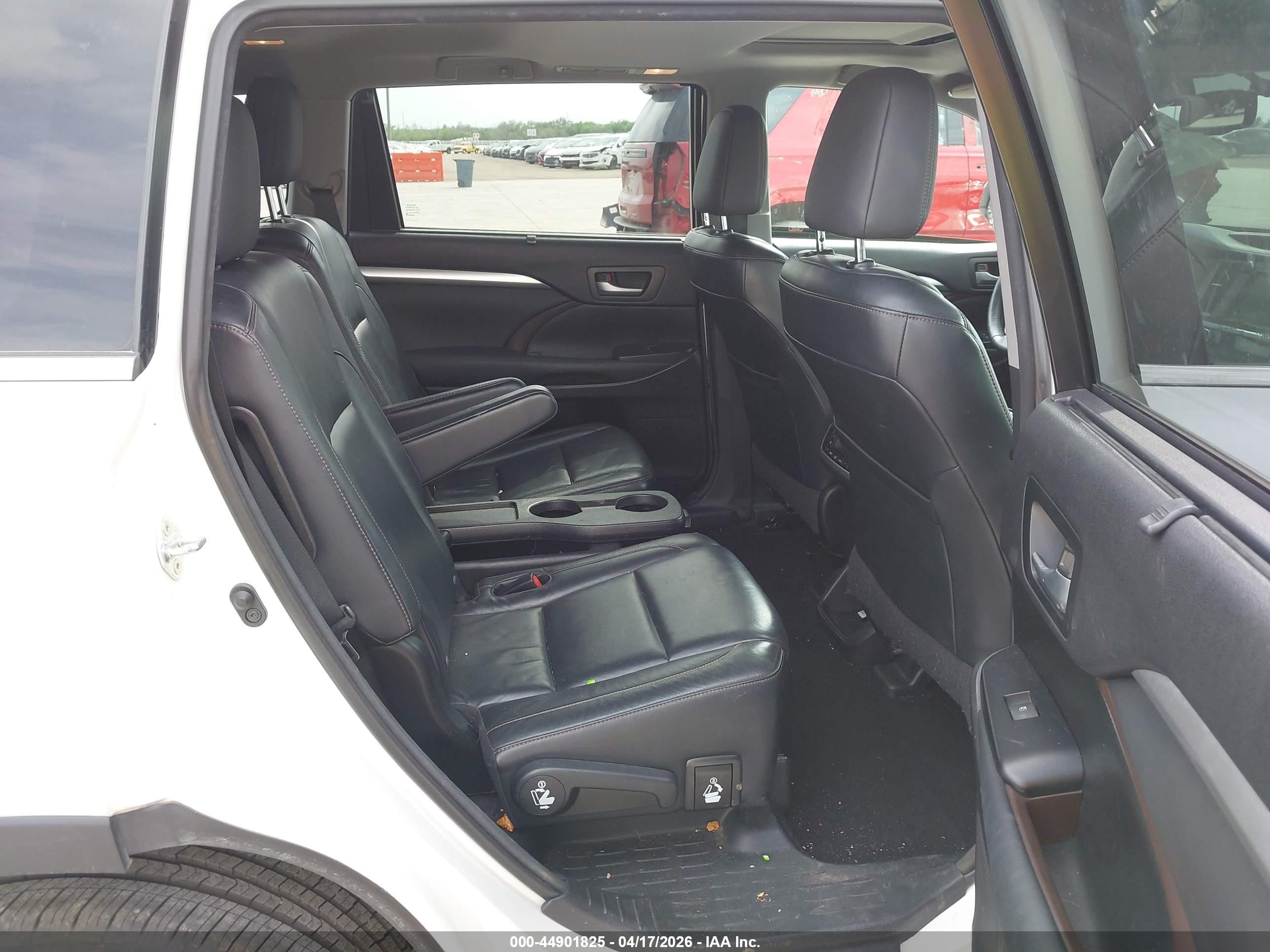 2015 Toyota Highlander Xle V6 Белый vin: 5TDKKRFH5FS050855