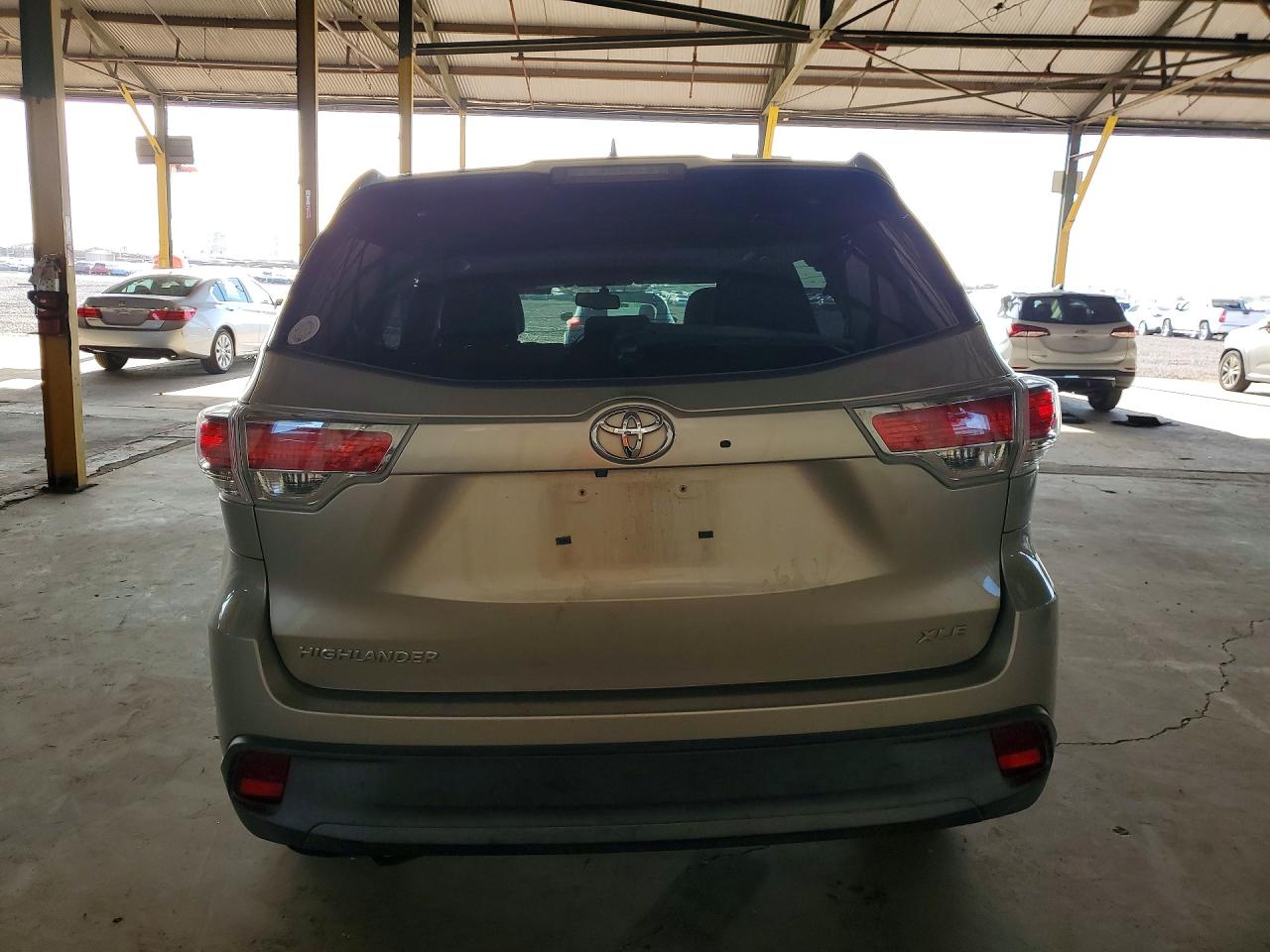 2015 Toyota Highlander Xle Tan vin: 5TDKKRFH5FS052699