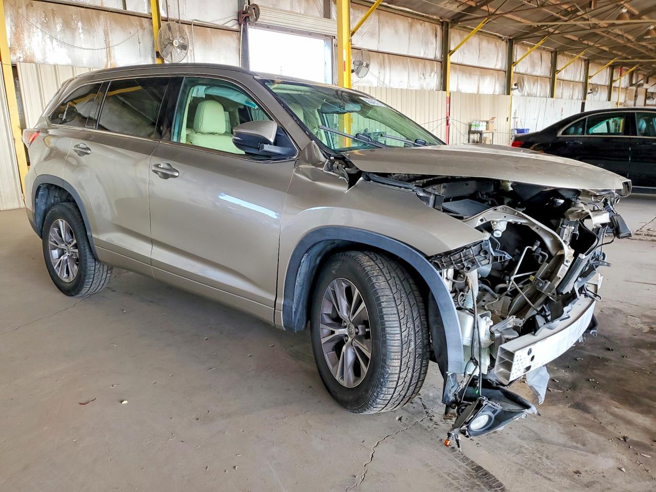 2015 Toyota Highlander Xle Tan vin: 5TDKKRFH5FS052699