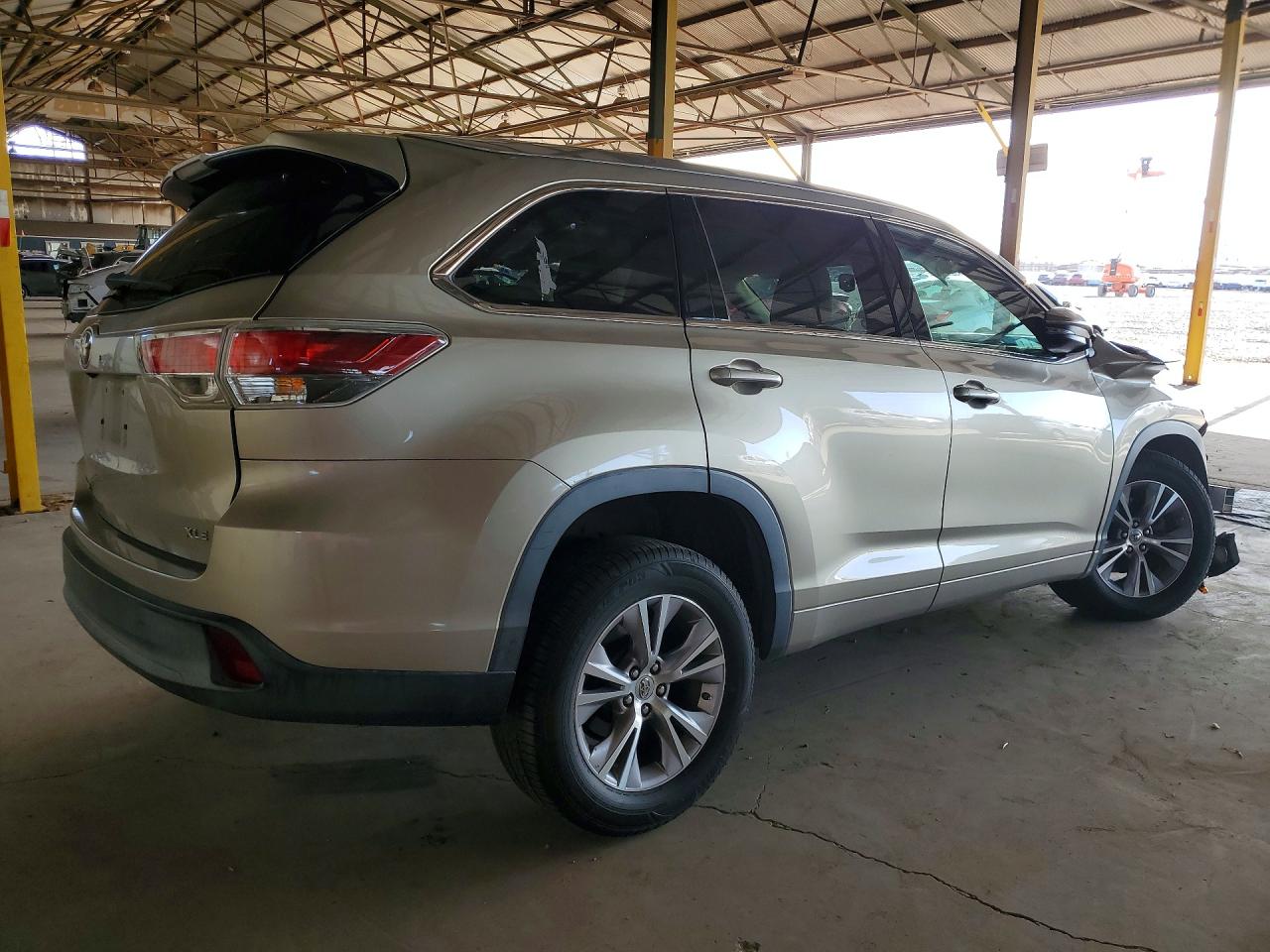2015 Toyota Highlander Xle Tan vin: 5TDKKRFH5FS052699