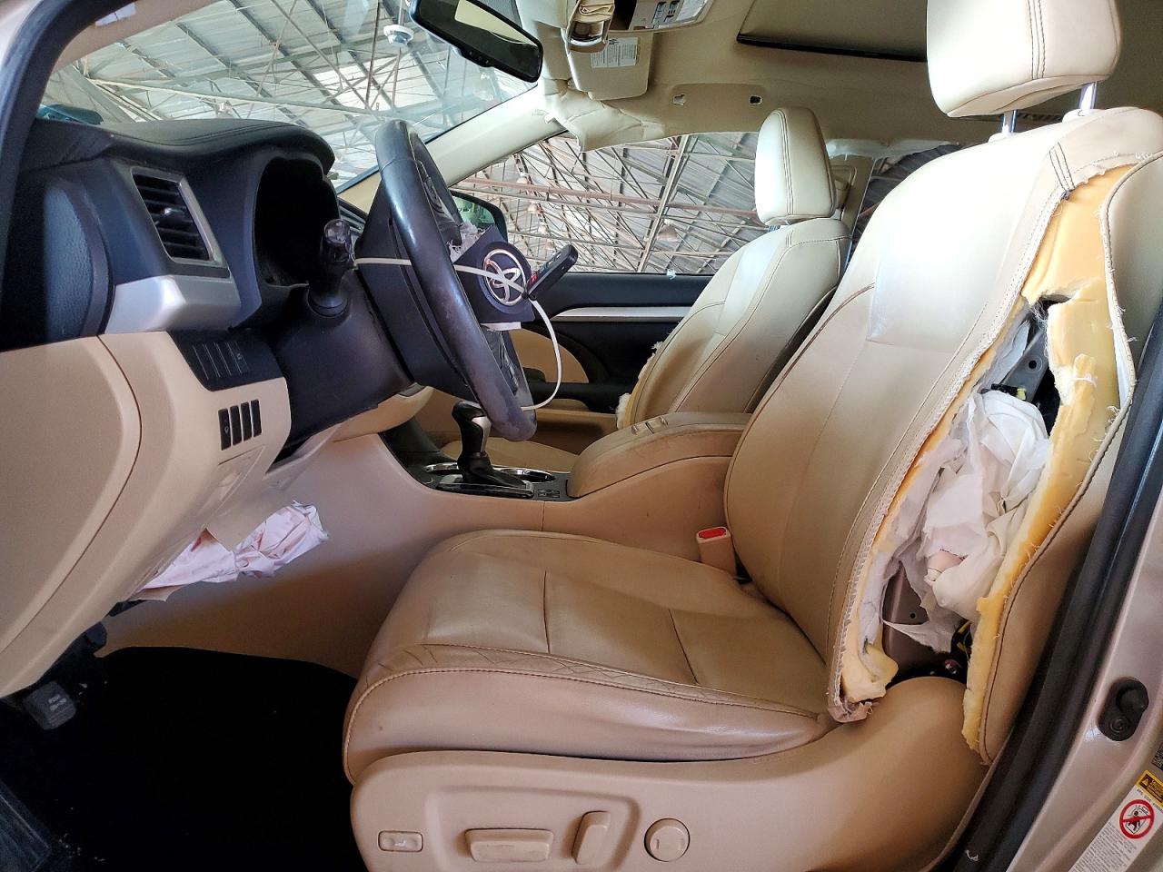 2015 Toyota Highlander Xle Tan vin: 5TDKKRFH5FS052699
