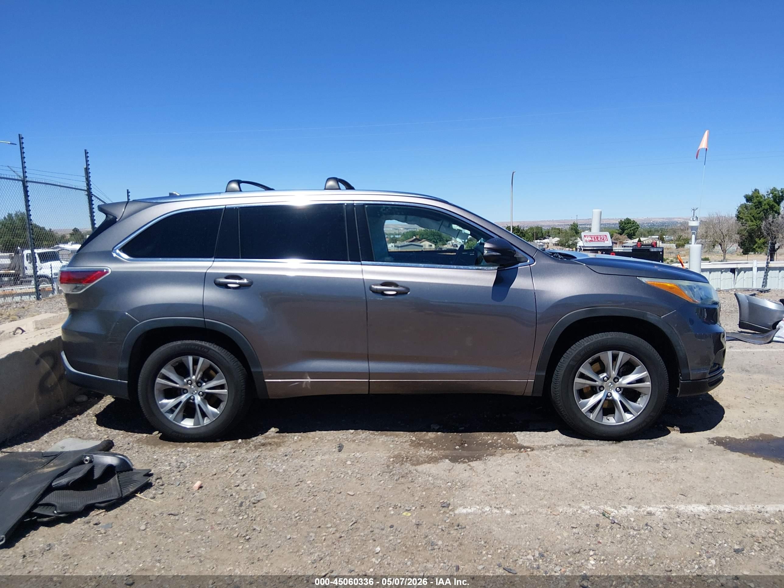 2015 Toyota Highlander Xle V6 Gray vin: 5TDKKRFH5FS063699