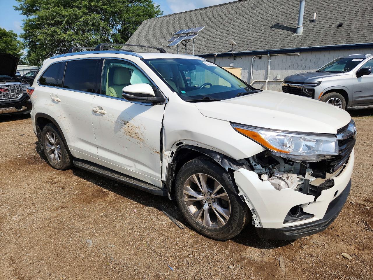 2015 Toyota Highlander Xle White vin: 5TDKKRFH5FS085217