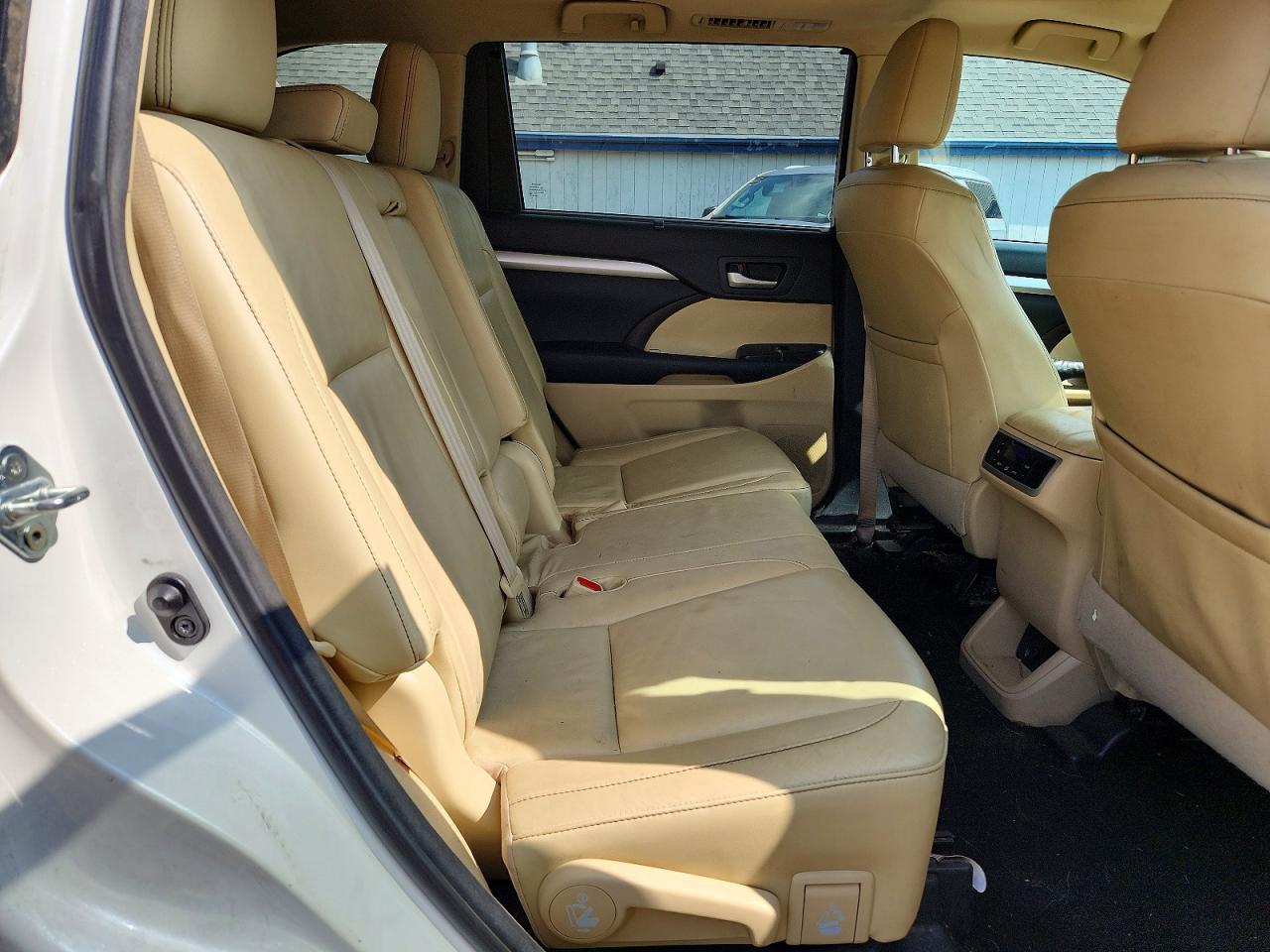 2015 Toyota Highlander Xle White vin: 5TDKKRFH5FS085217