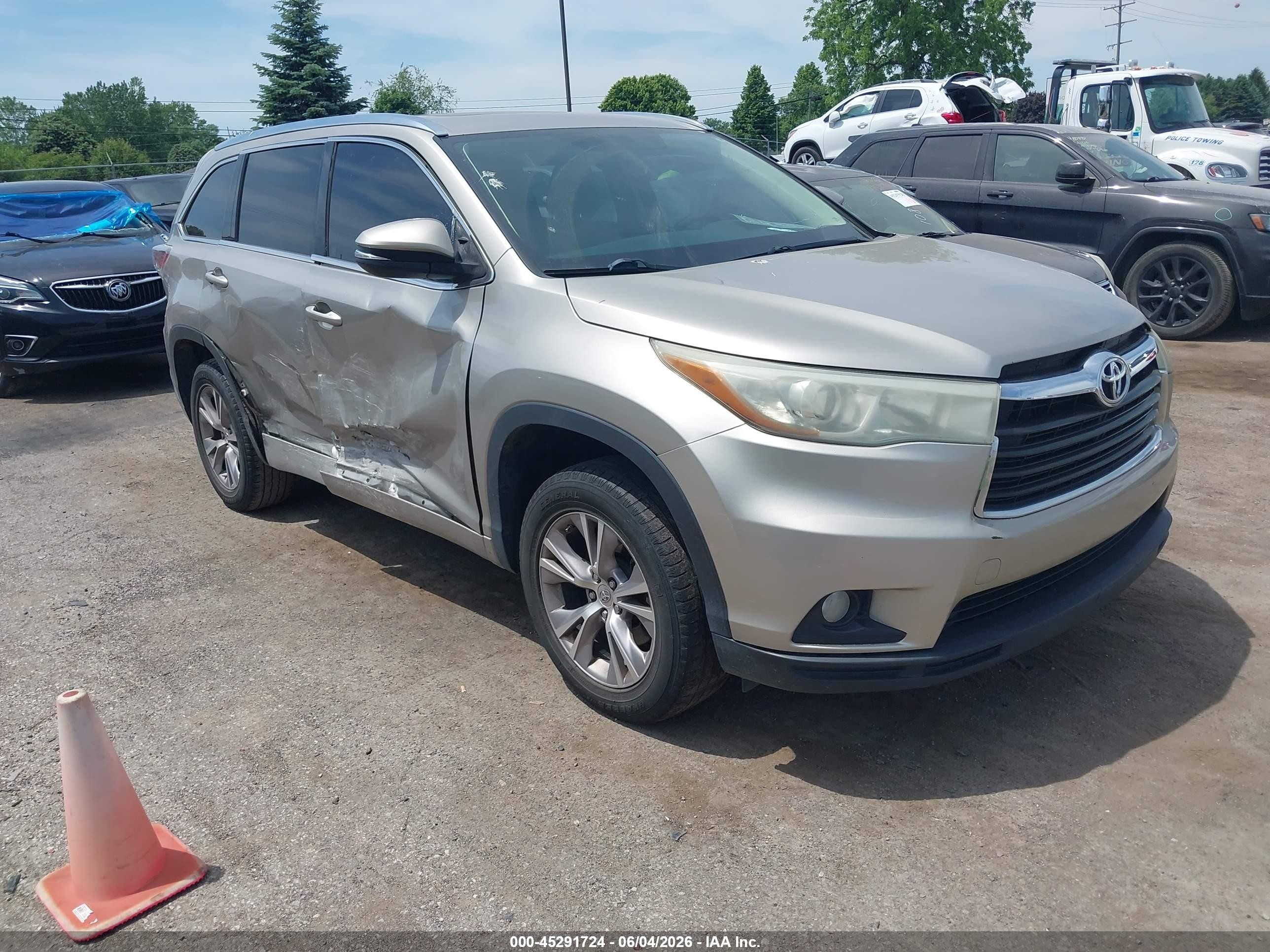 2015 Toyota Highlander Xle V6 Champagne vin: 5TDKKRFH5FS095584
