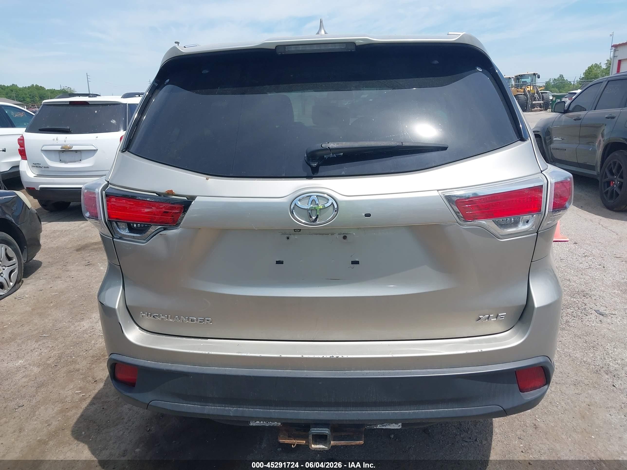 2015 Toyota Highlander Xle V6 Champagne vin: 5TDKKRFH5FS095584