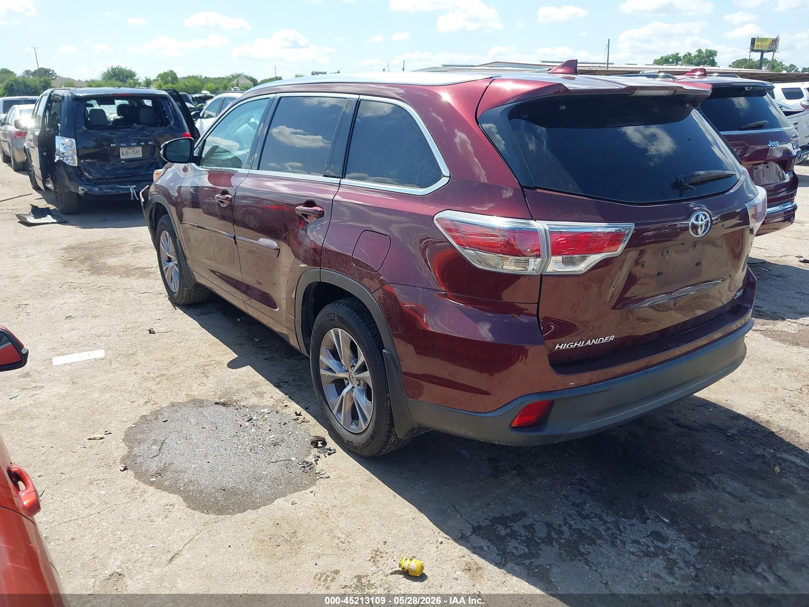 2015 Toyota Highlander Xle V6 Red vin: 5TDKKRFH5FS096167
