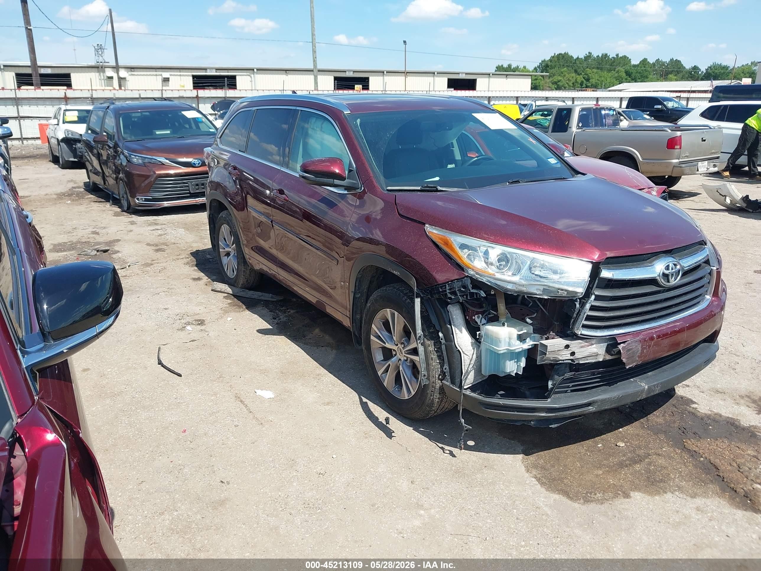 2015 Toyota Highlander Xle V6 Red vin: 5TDKKRFH5FS096167
