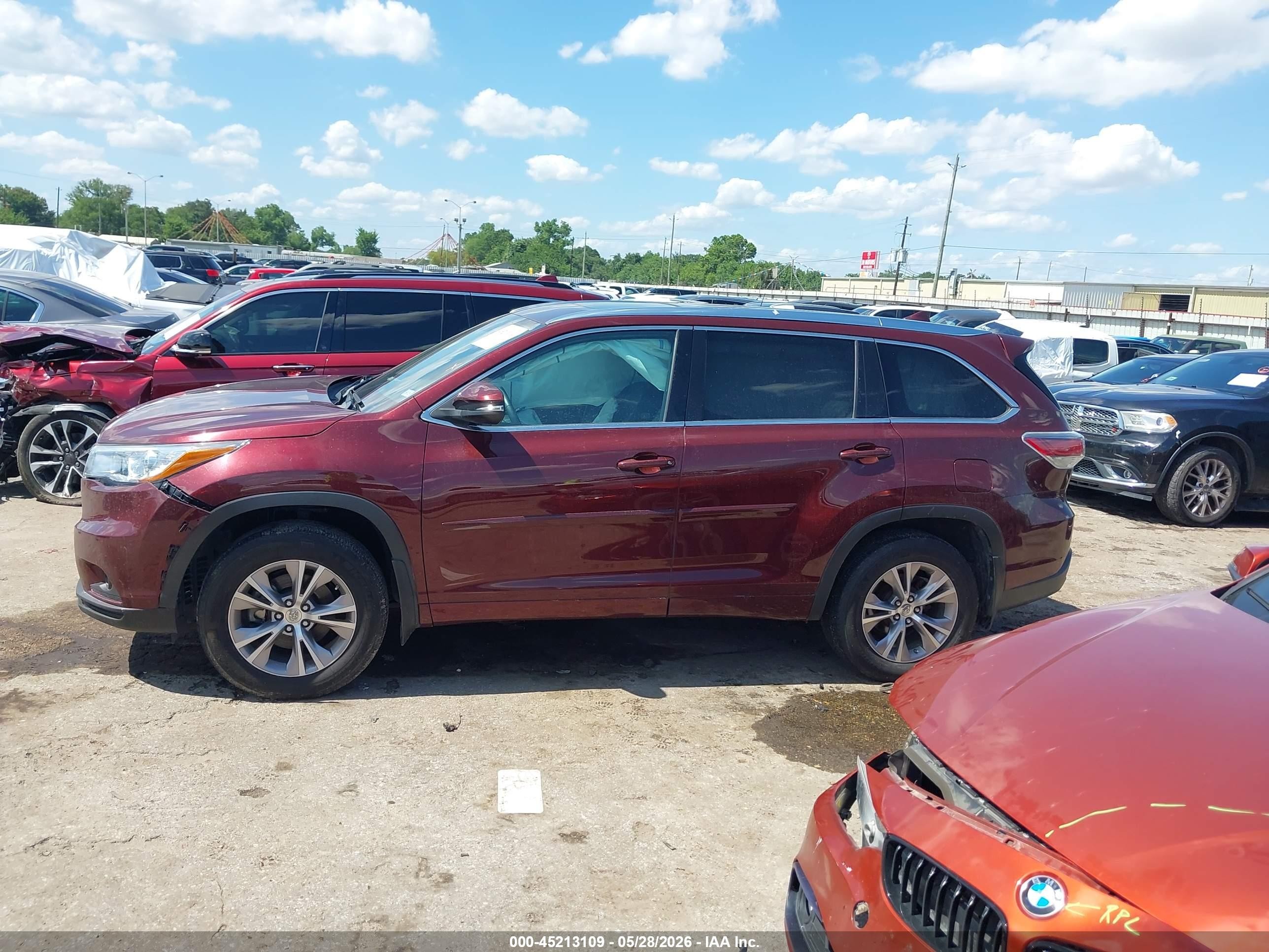 2015 Toyota Highlander Xle V6 Red vin: 5TDKKRFH5FS096167