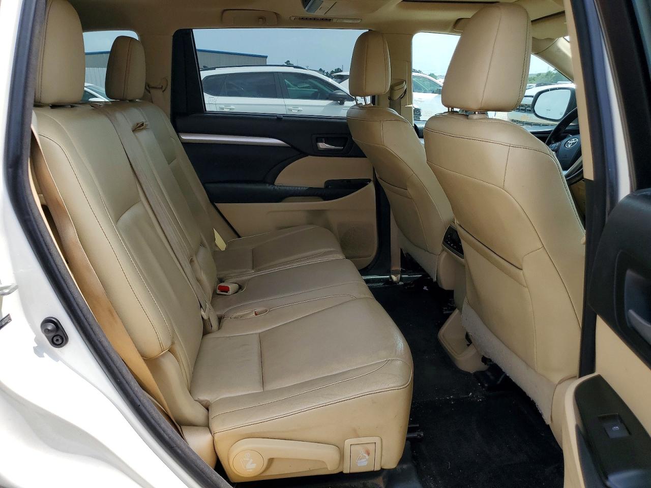 2014 Toyota Highlander Xle White vin: 5TDKKRFH6ES020715