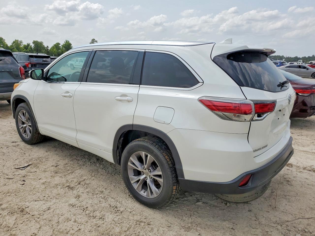 2014 Toyota Highlander Xle White vin: 5TDKKRFH6ES020715