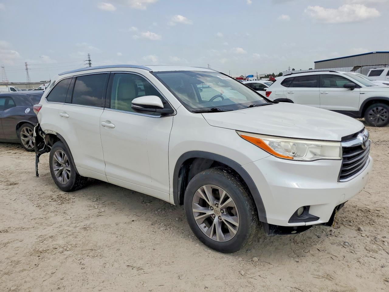 2014 Toyota Highlander Xle White vin: 5TDKKRFH6ES020715