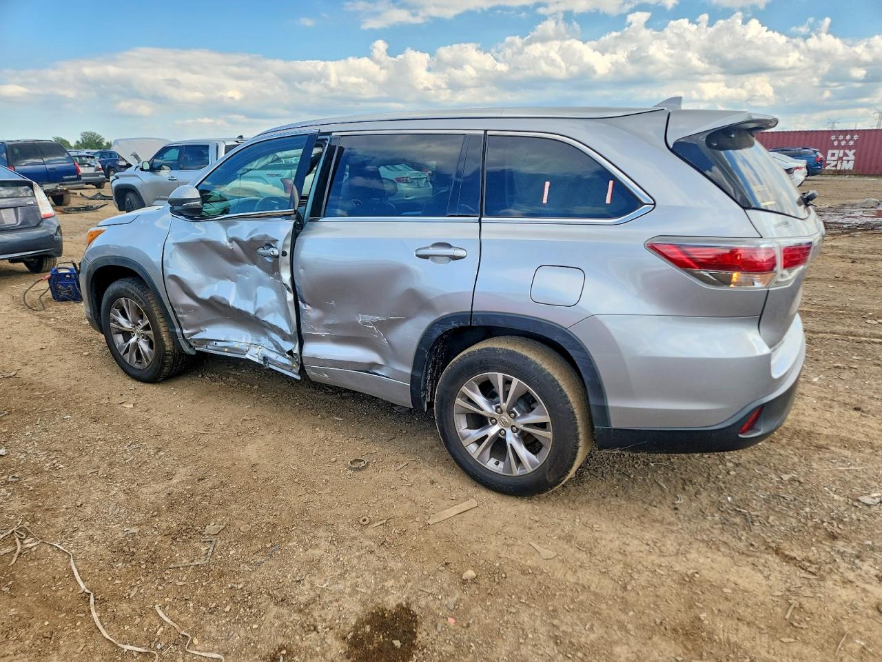 2015 Toyota Highlander Xle Silver vin: 5TDKKRFH6FS067700