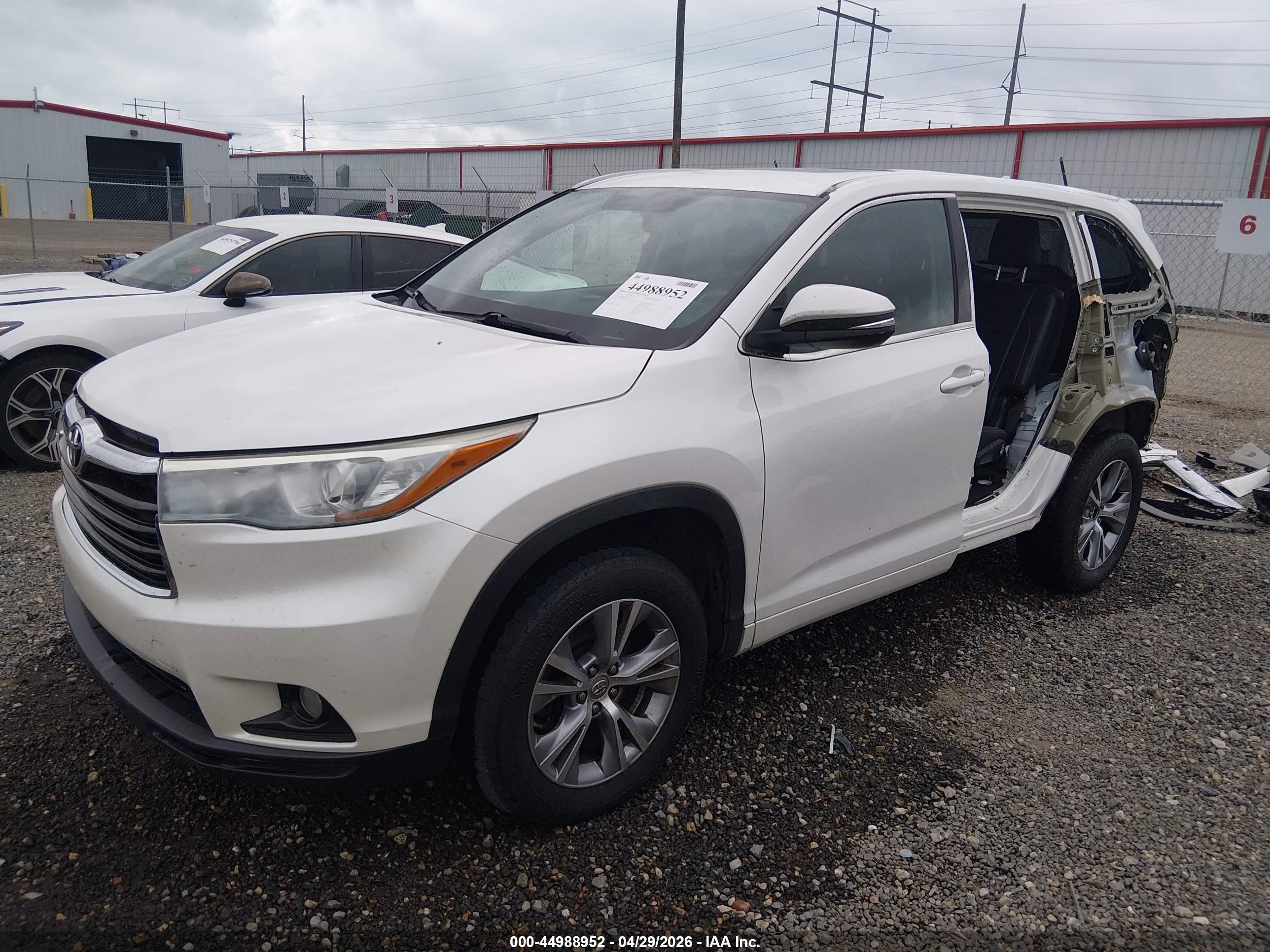 2015 Toyota Highlander Xle V6 White vin: 5TDKKRFH6FS079247