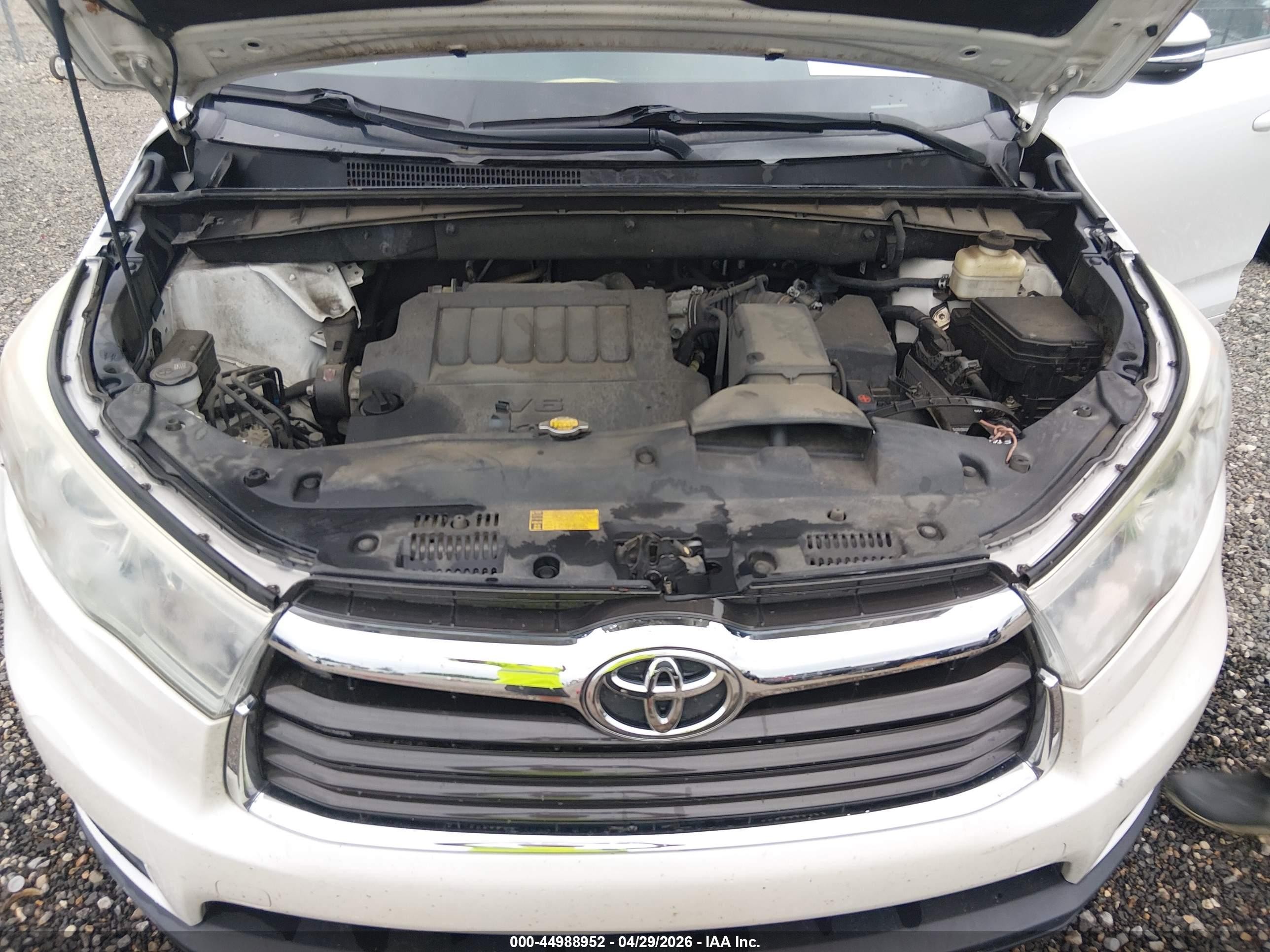 2015 Toyota Highlander Xle V6 White vin: 5TDKKRFH6FS079247