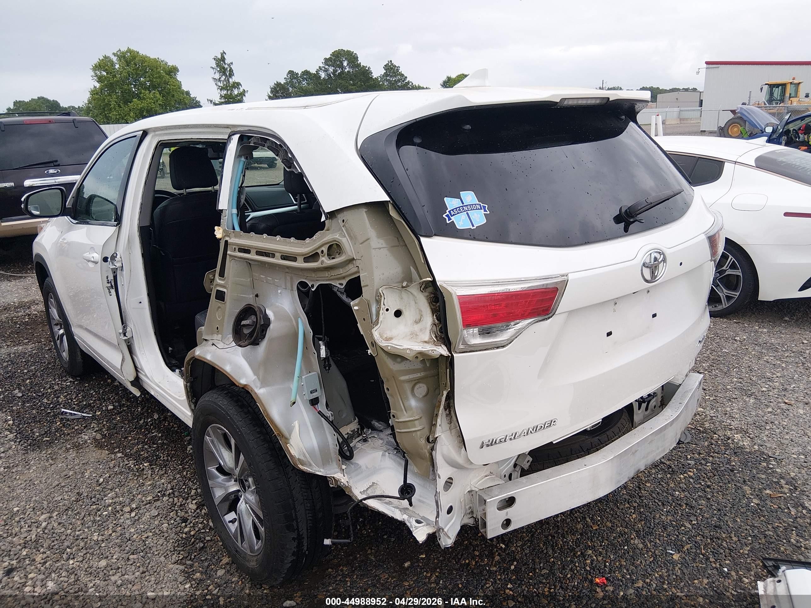 2015 Toyota Highlander Xle V6 White vin: 5TDKKRFH6FS079247