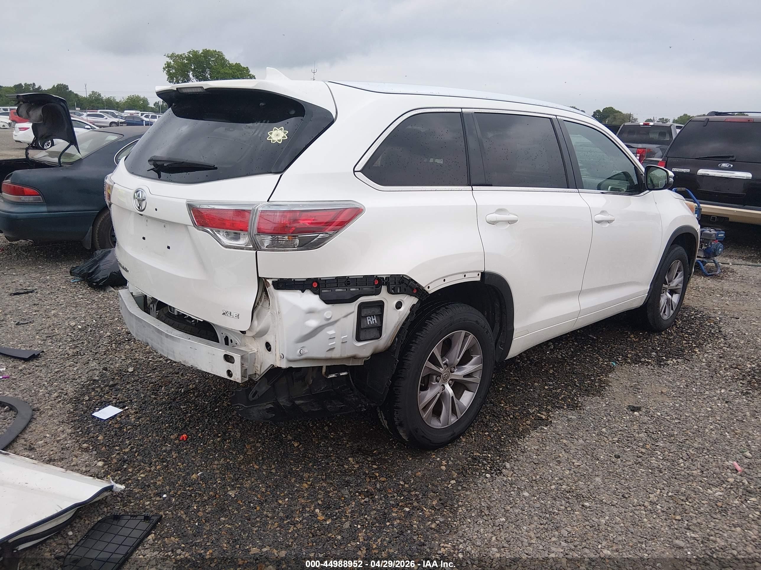 2015 Toyota Highlander Xle V6 White vin: 5TDKKRFH6FS079247