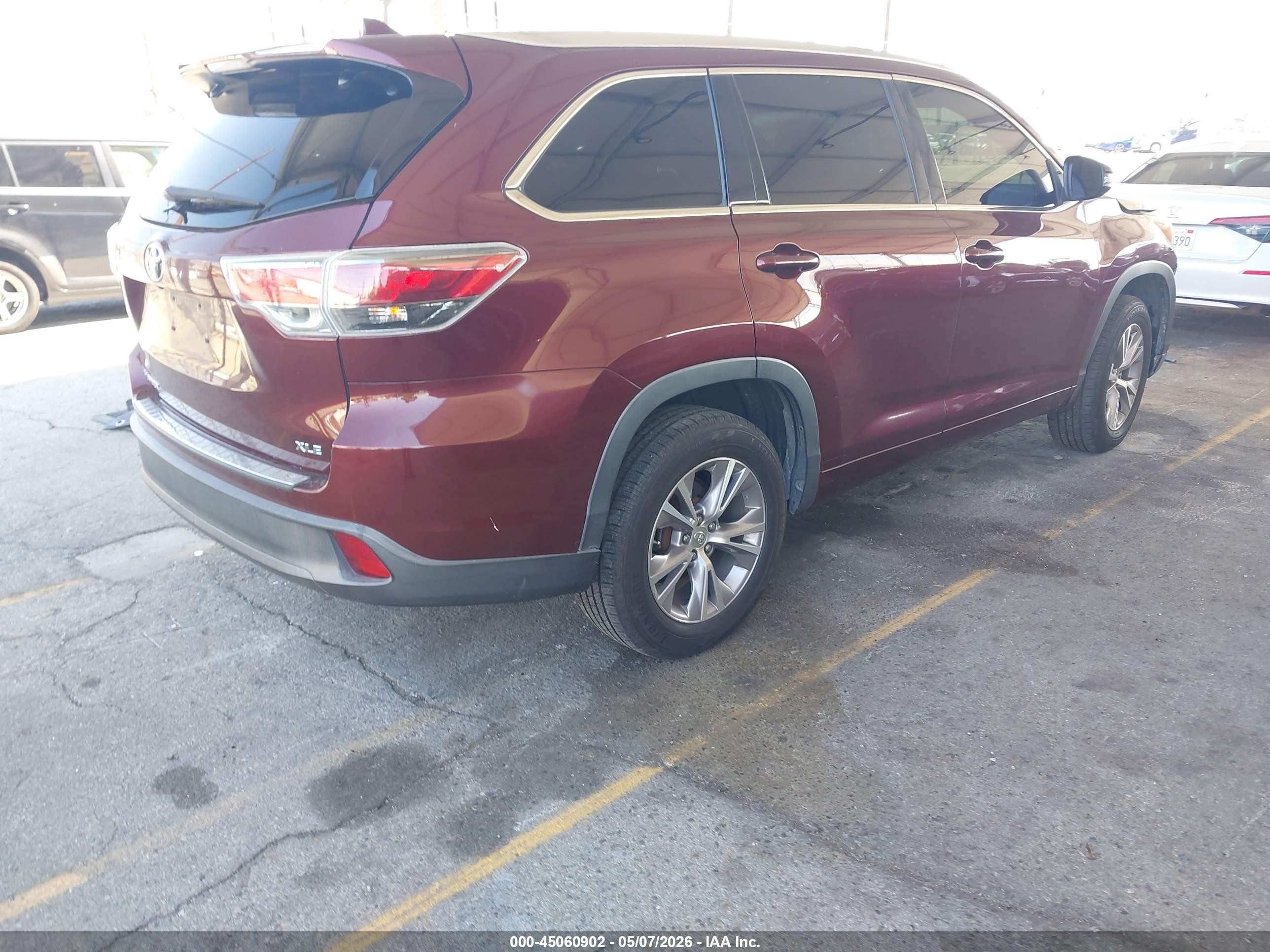 2015 Toyota Highlander Xle V6 Burgundy vin: 5TDKKRFH6FS083895