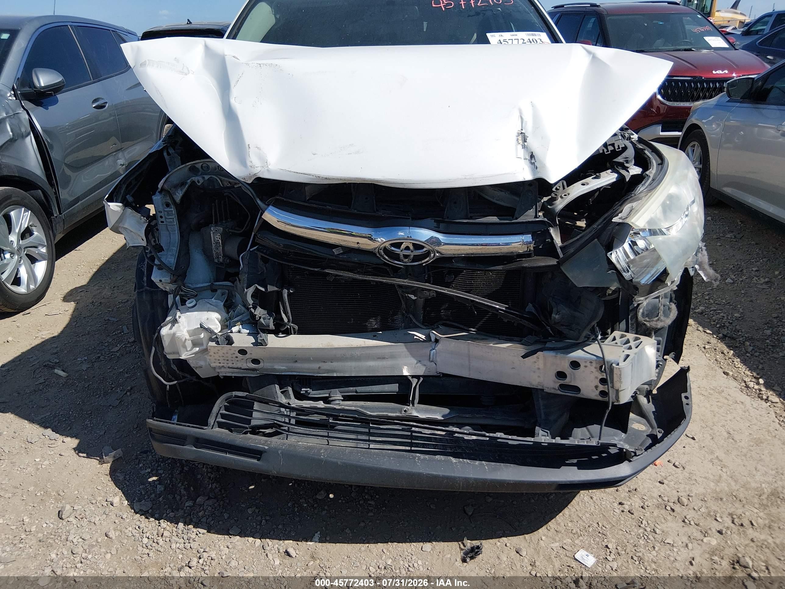 2015 Toyota Highlander Xle V6 White vin: 5TDKKRFH6FS117172