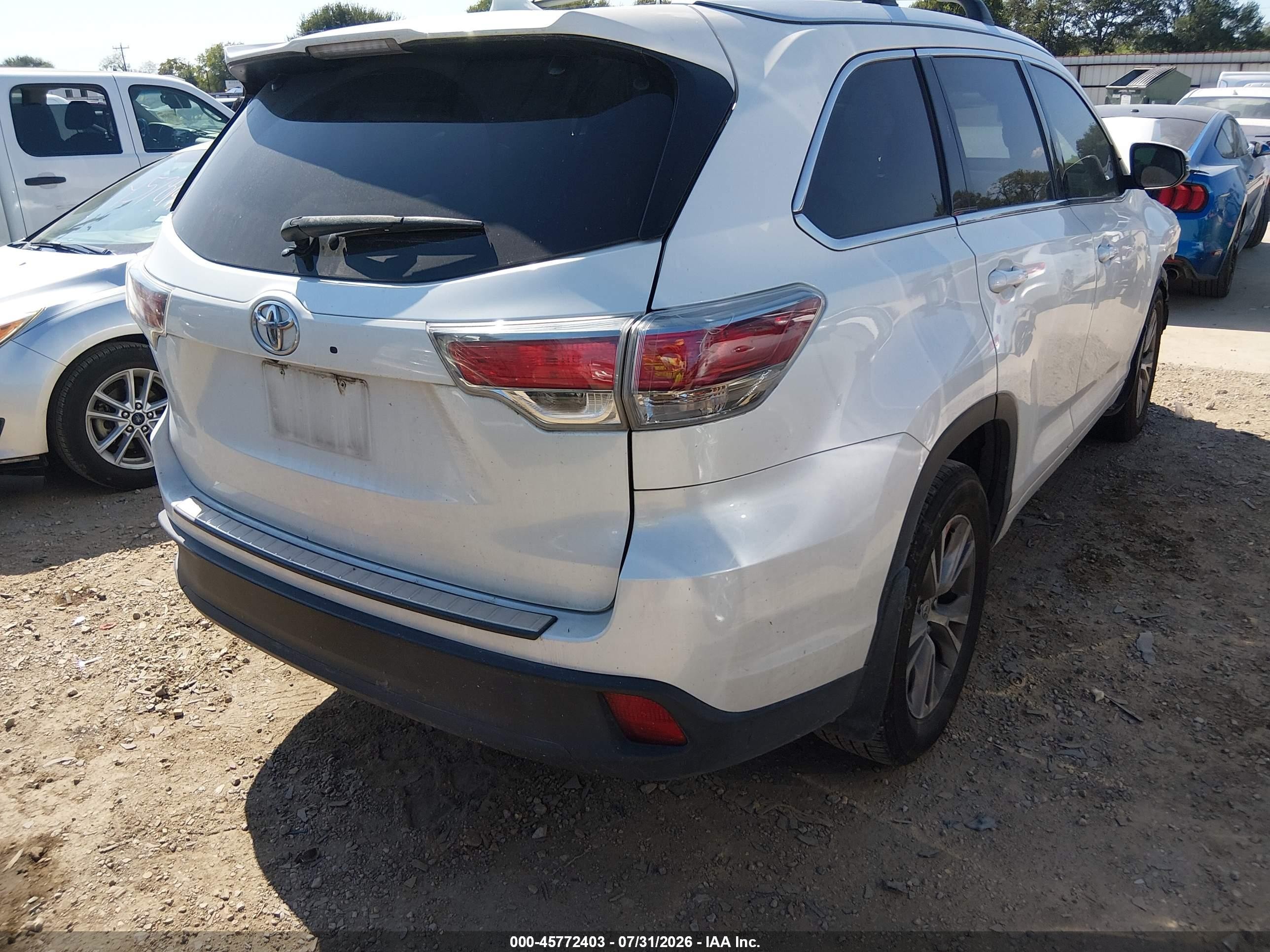 2015 Toyota Highlander Xle V6 White vin: 5TDKKRFH6FS117172