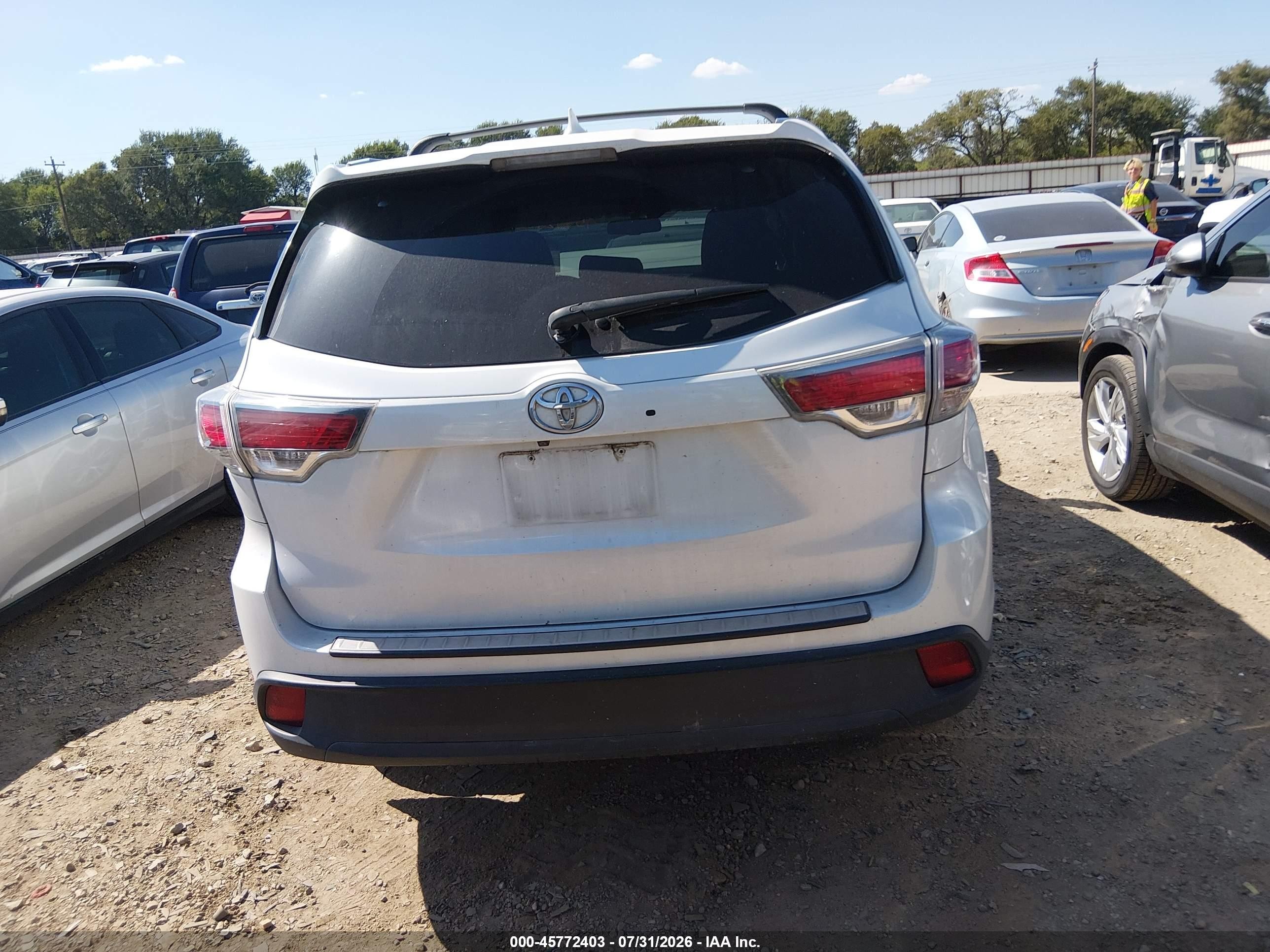 2015 Toyota Highlander Xle V6 White vin: 5TDKKRFH6FS117172