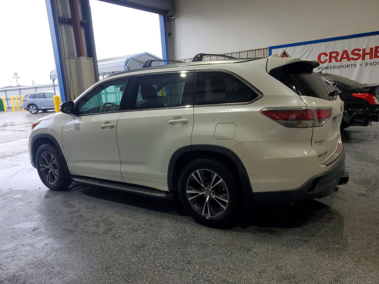 2016 Toyota Highlander Xle White vin: 5TDKKRFH6GS160010