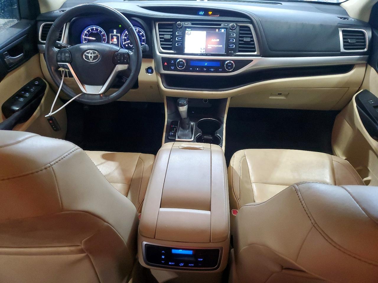 2016 Toyota Highlander Xle White vin: 5TDKKRFH6GS160010