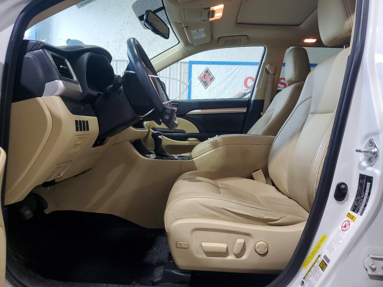 2016 Toyota Highlander Xle White vin: 5TDKKRFH6GS160010