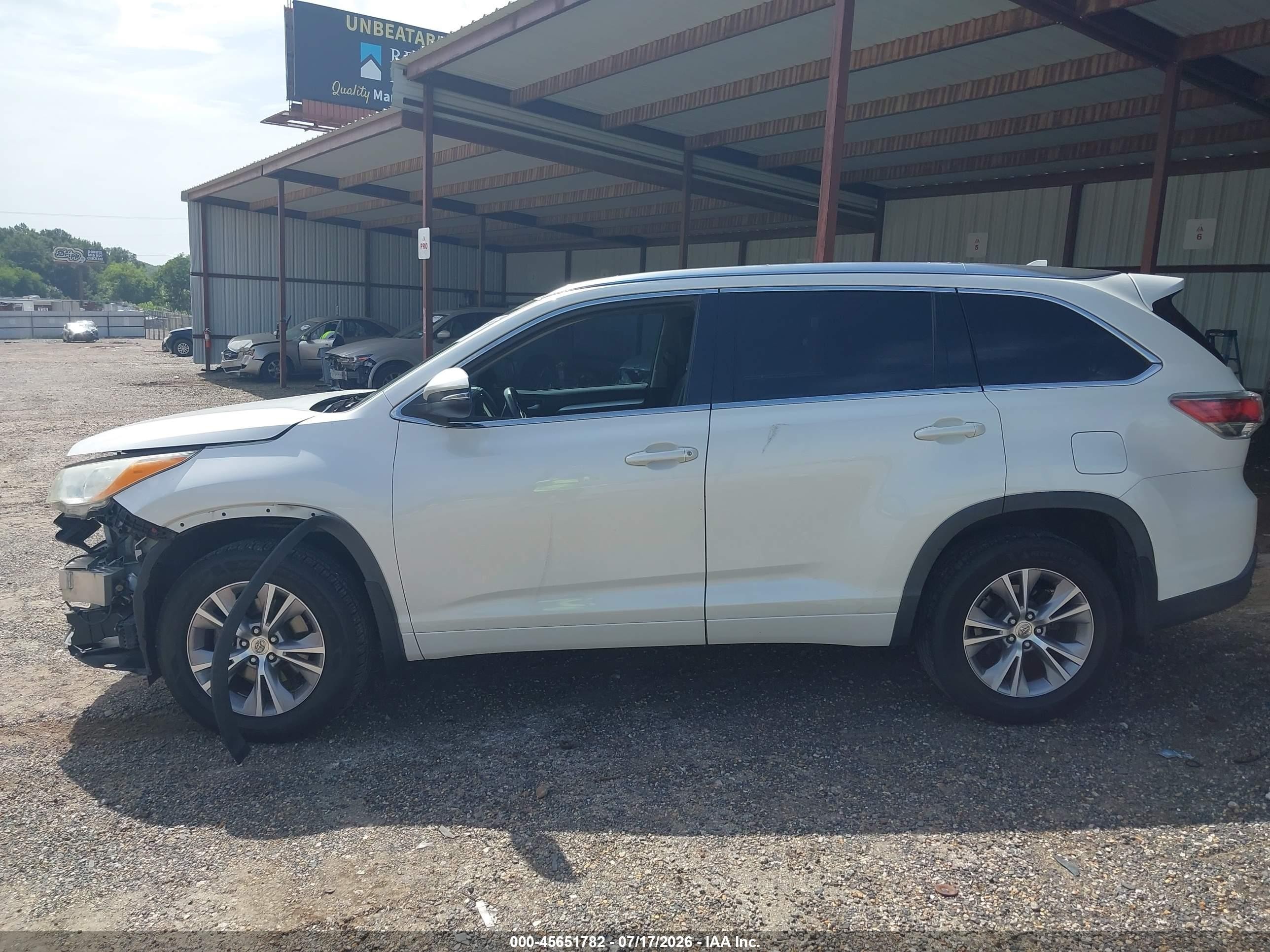 2014 Toyota Highlander Xle V6 White vin: 5TDKKRFH7ES028886