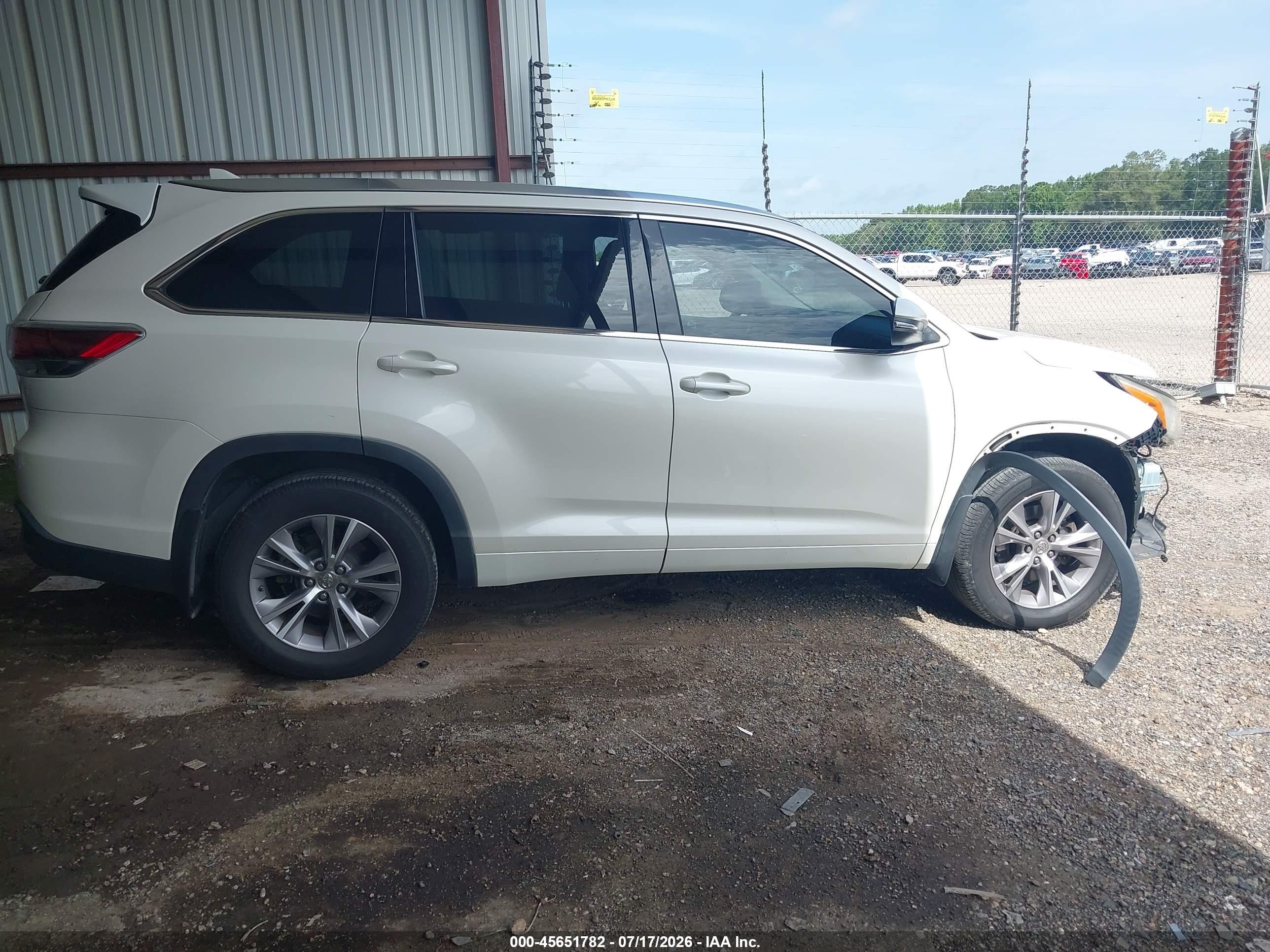 2014 Toyota Highlander Xle V6 White vin: 5TDKKRFH7ES028886