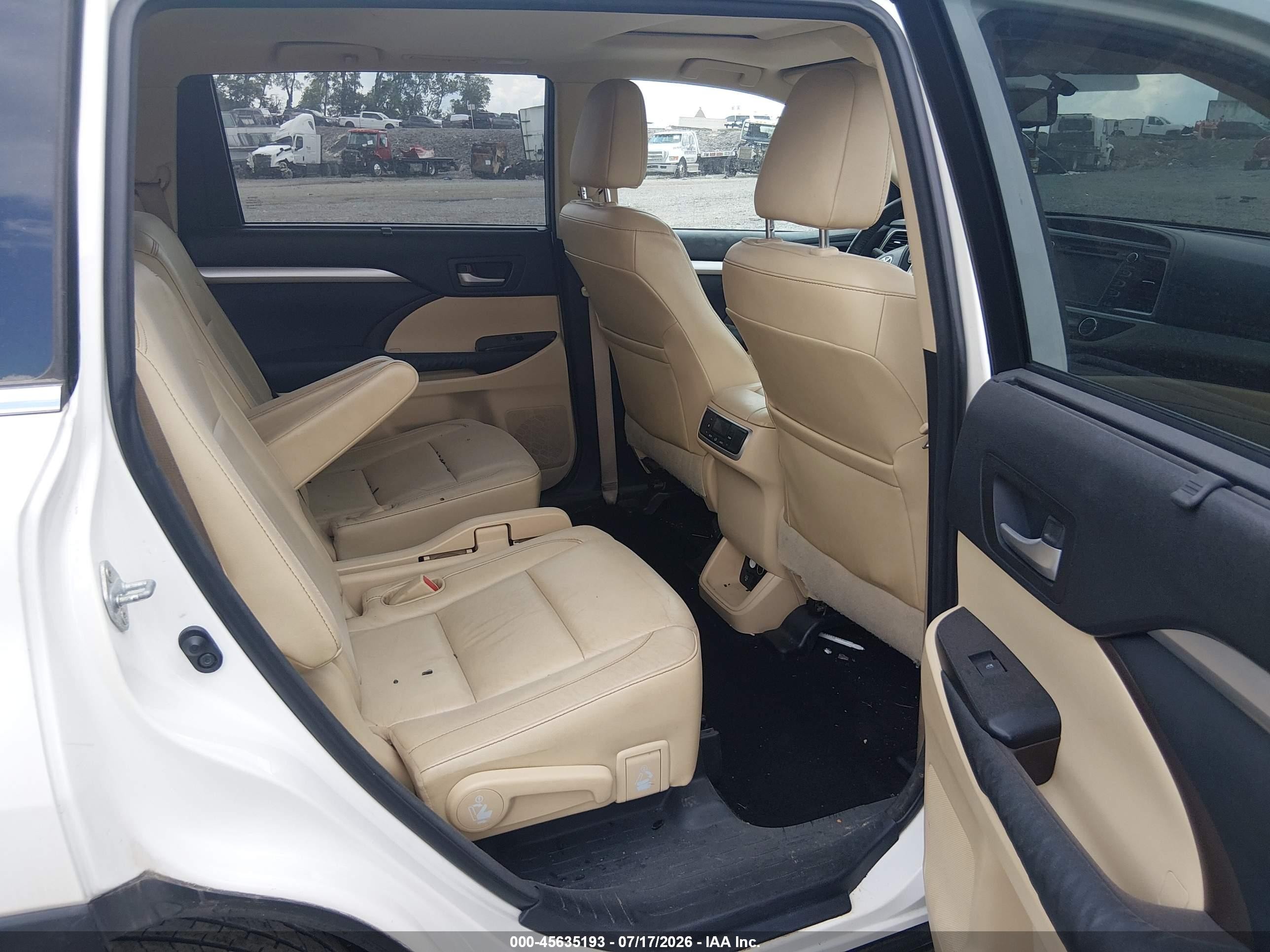 2015 Toyota Highlander Xle V6 Бежевый vin: 5TDKKRFH7FS038819