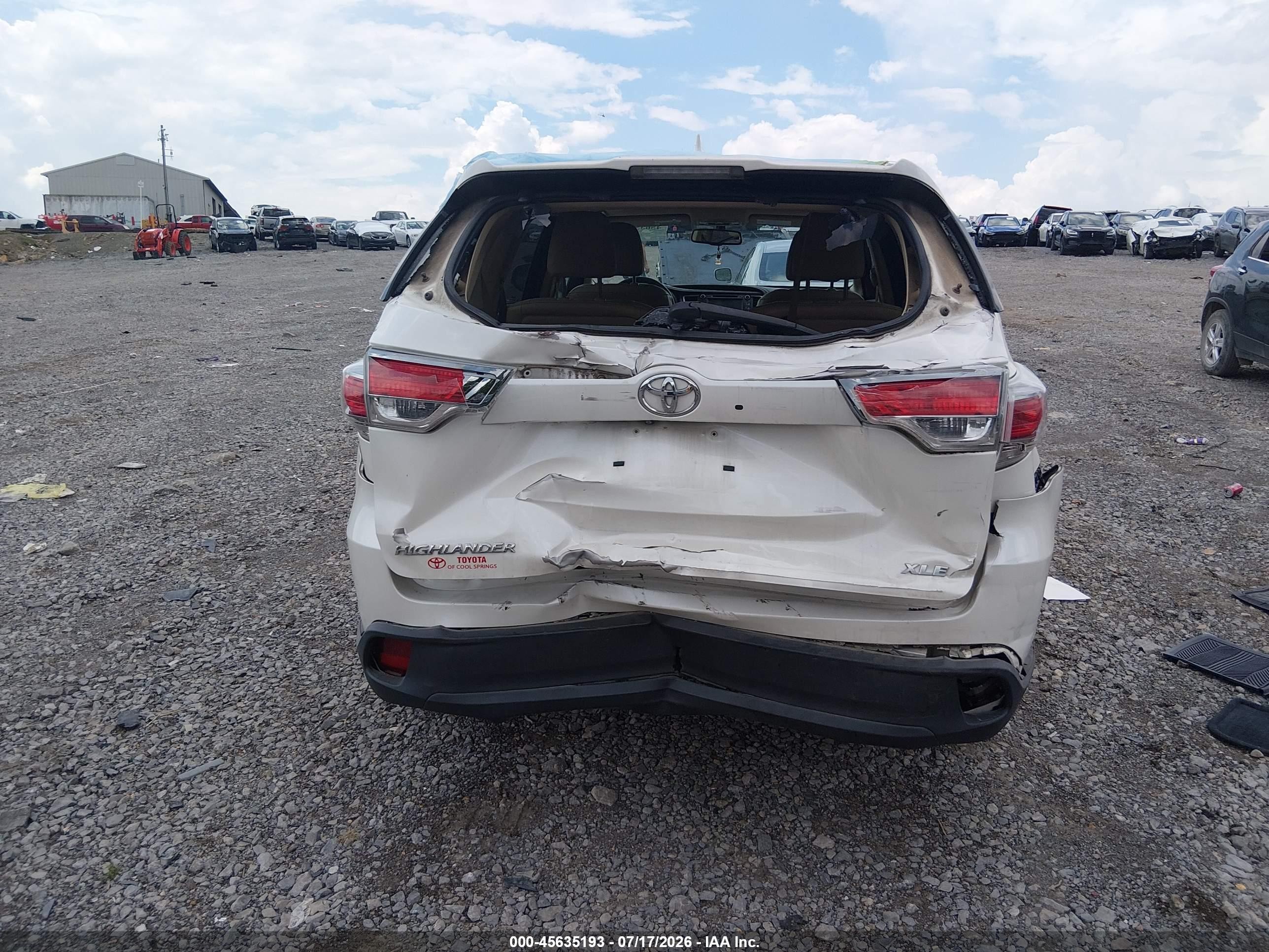 2015 Toyota Highlander Xle V6 Бежевый vin: 5TDKKRFH7FS038819