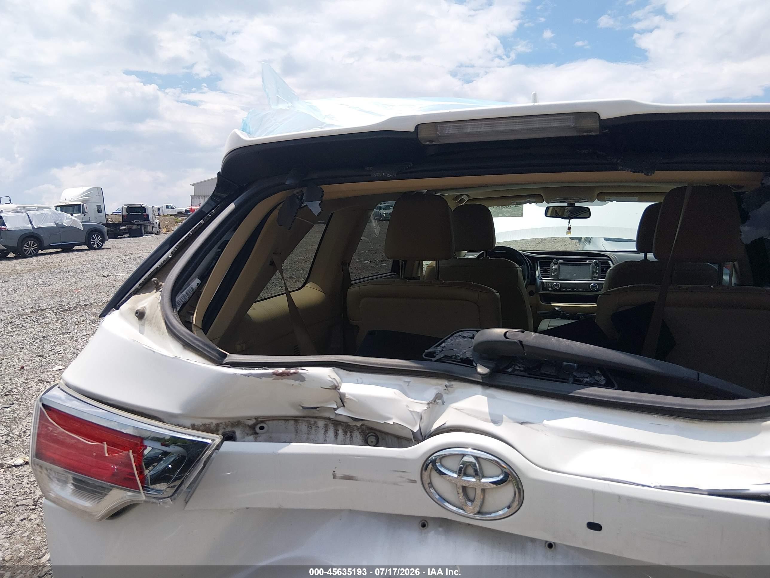2015 Toyota Highlander Xle V6 Бежевый vin: 5TDKKRFH7FS038819