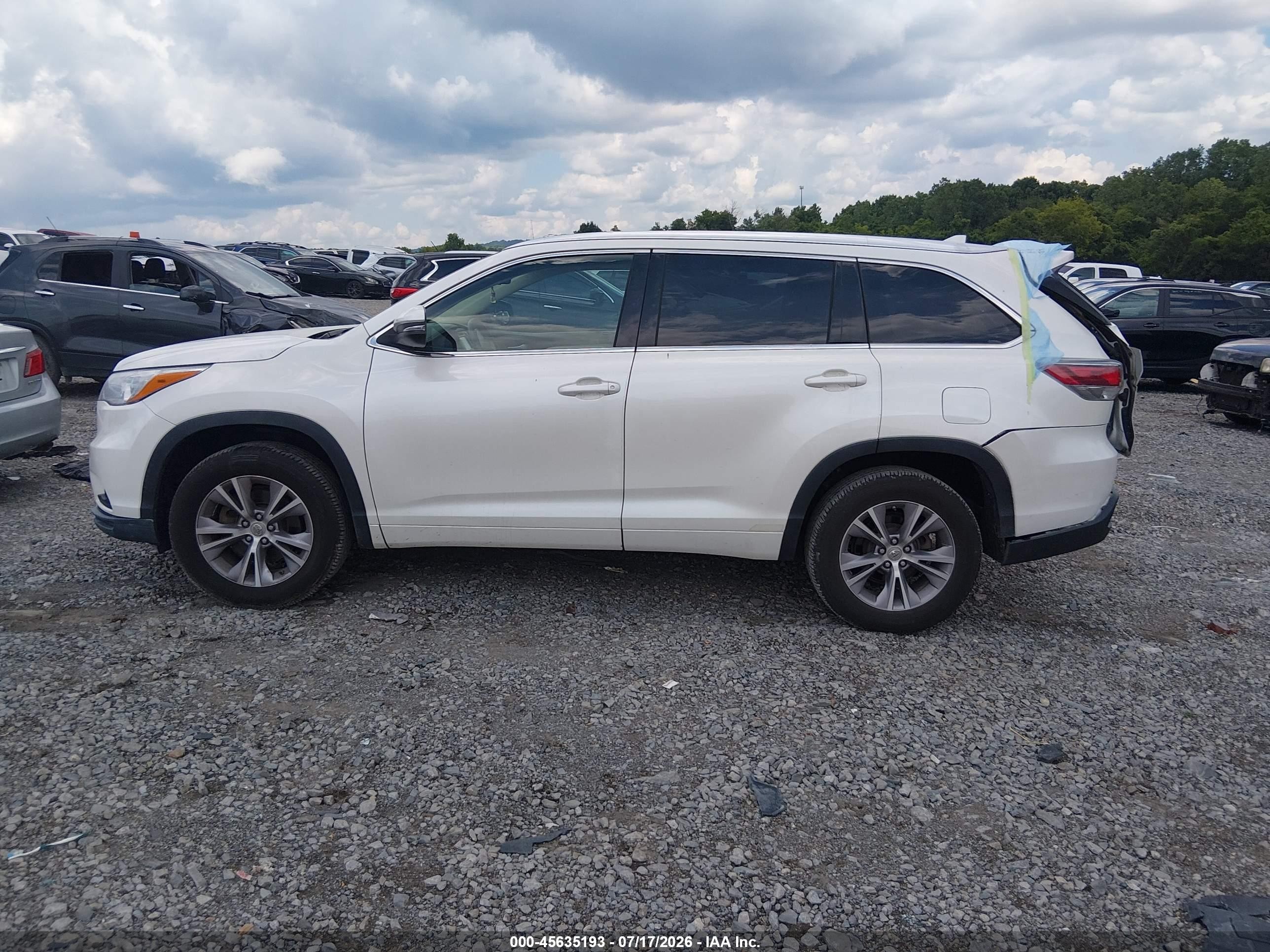 2015 Toyota Highlander Xle V6 Бежевый vin: 5TDKKRFH7FS038819