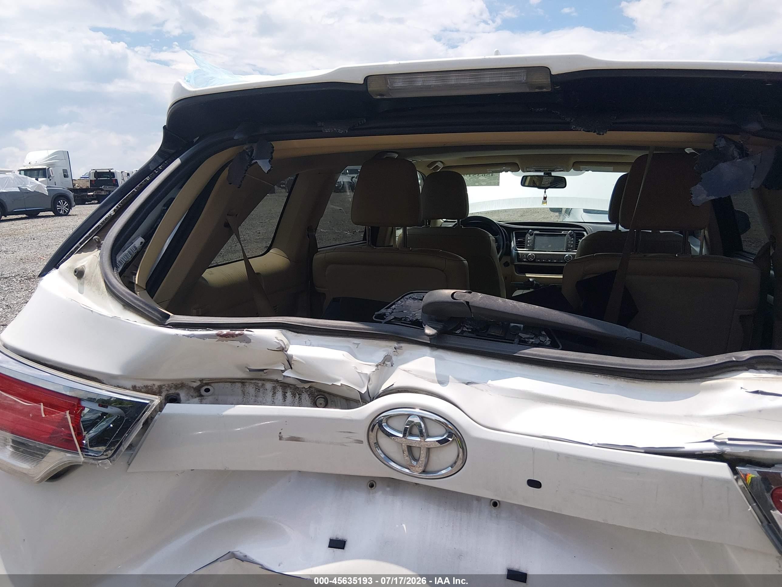 2015 Toyota Highlander Xle V6 Бежевый vin: 5TDKKRFH7FS038819