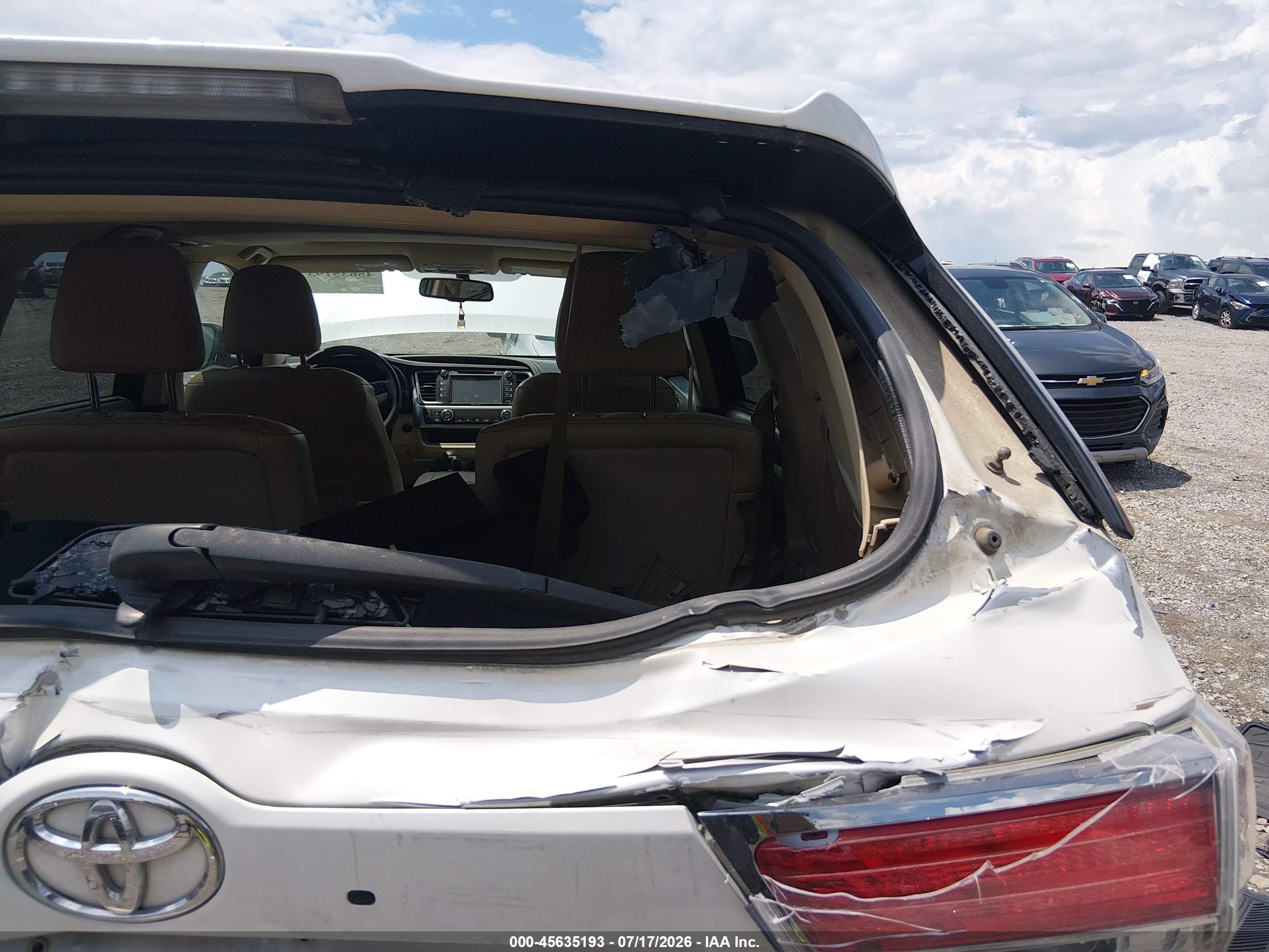2015 Toyota Highlander Xle V6 Бежевый vin: 5TDKKRFH7FS038819